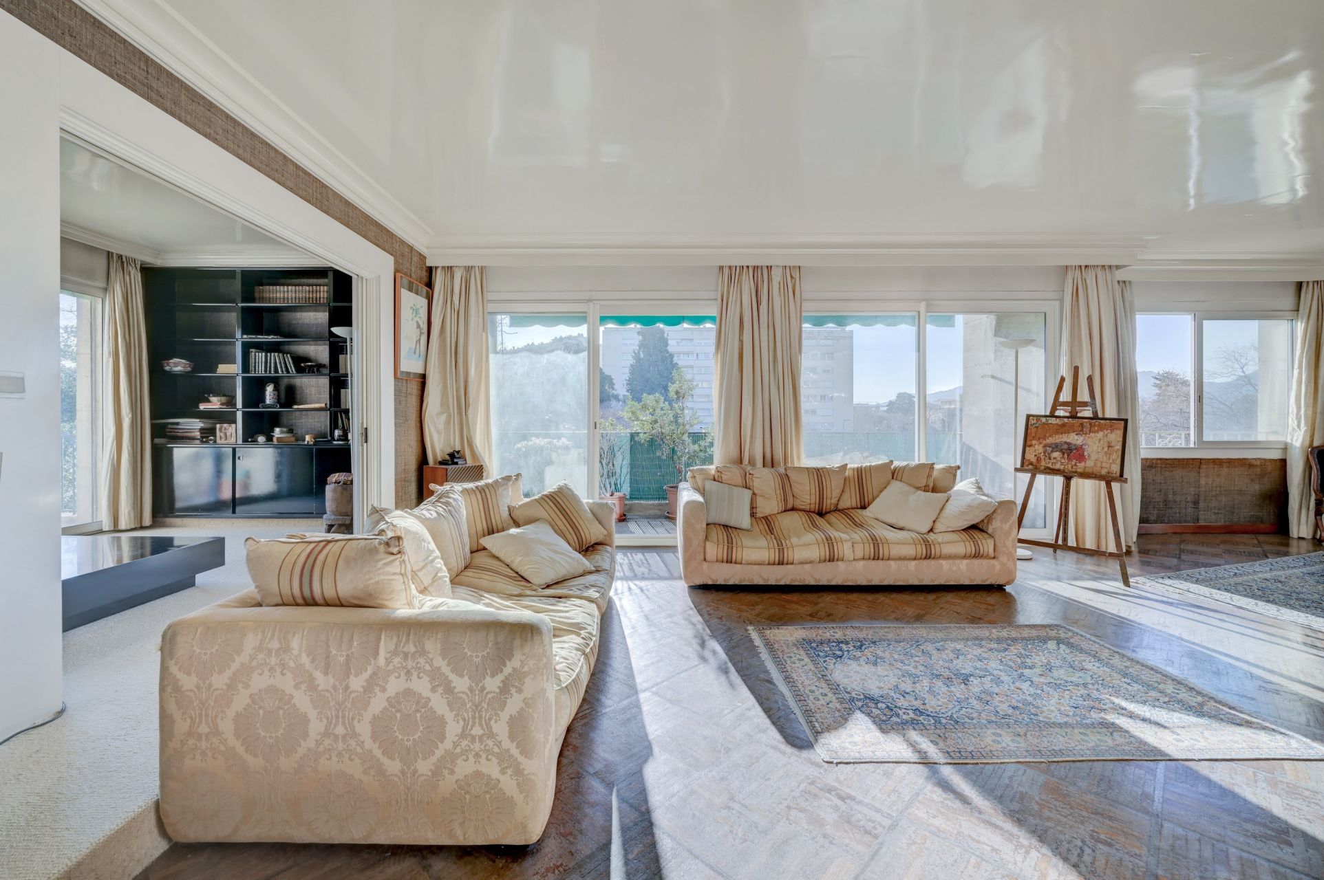 luxury apartment 7 Rooms for sale on MARSEILLE (13008)