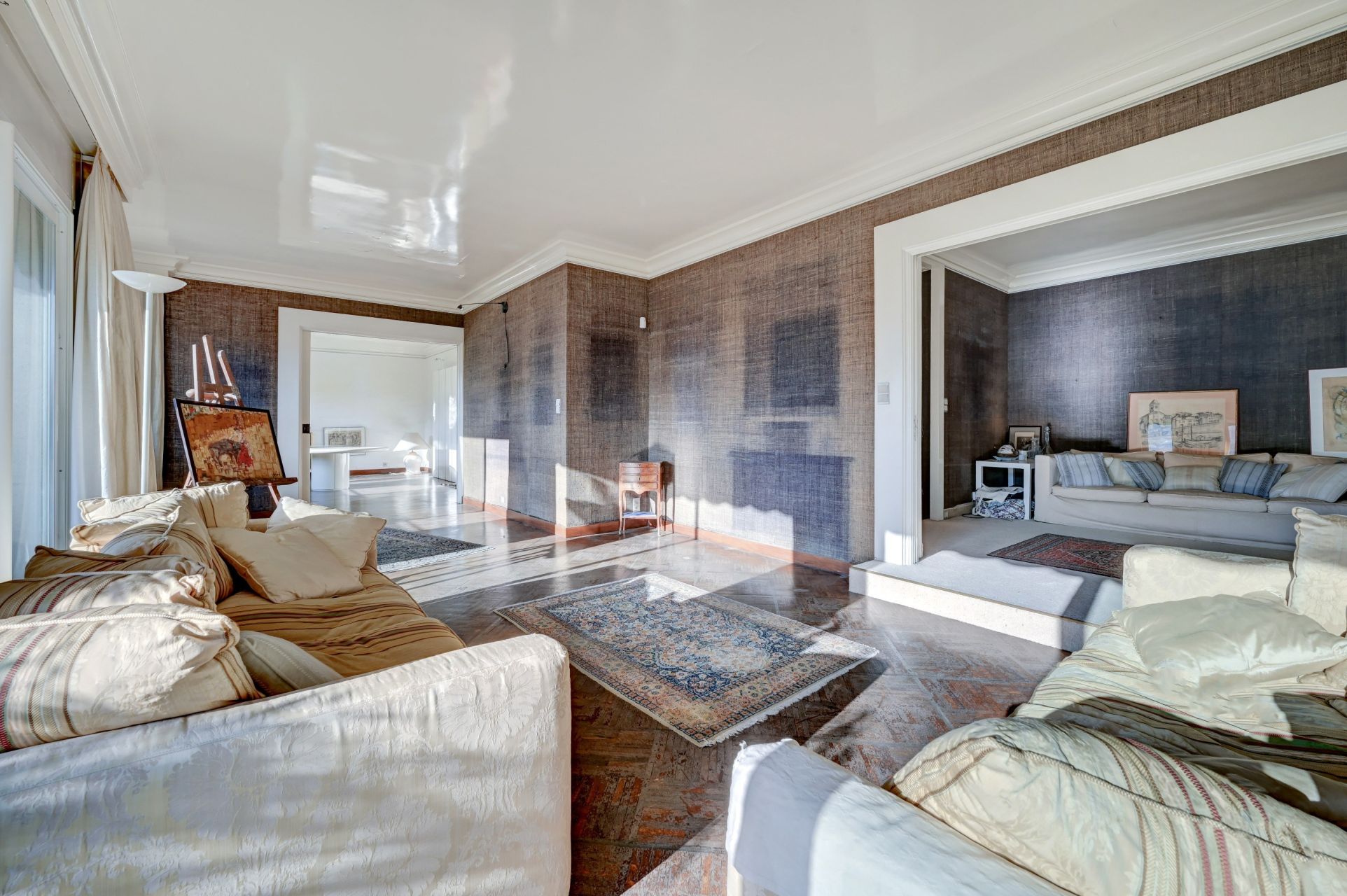 luxury apartment 7 Rooms for sale on MARSEILLE (13008)