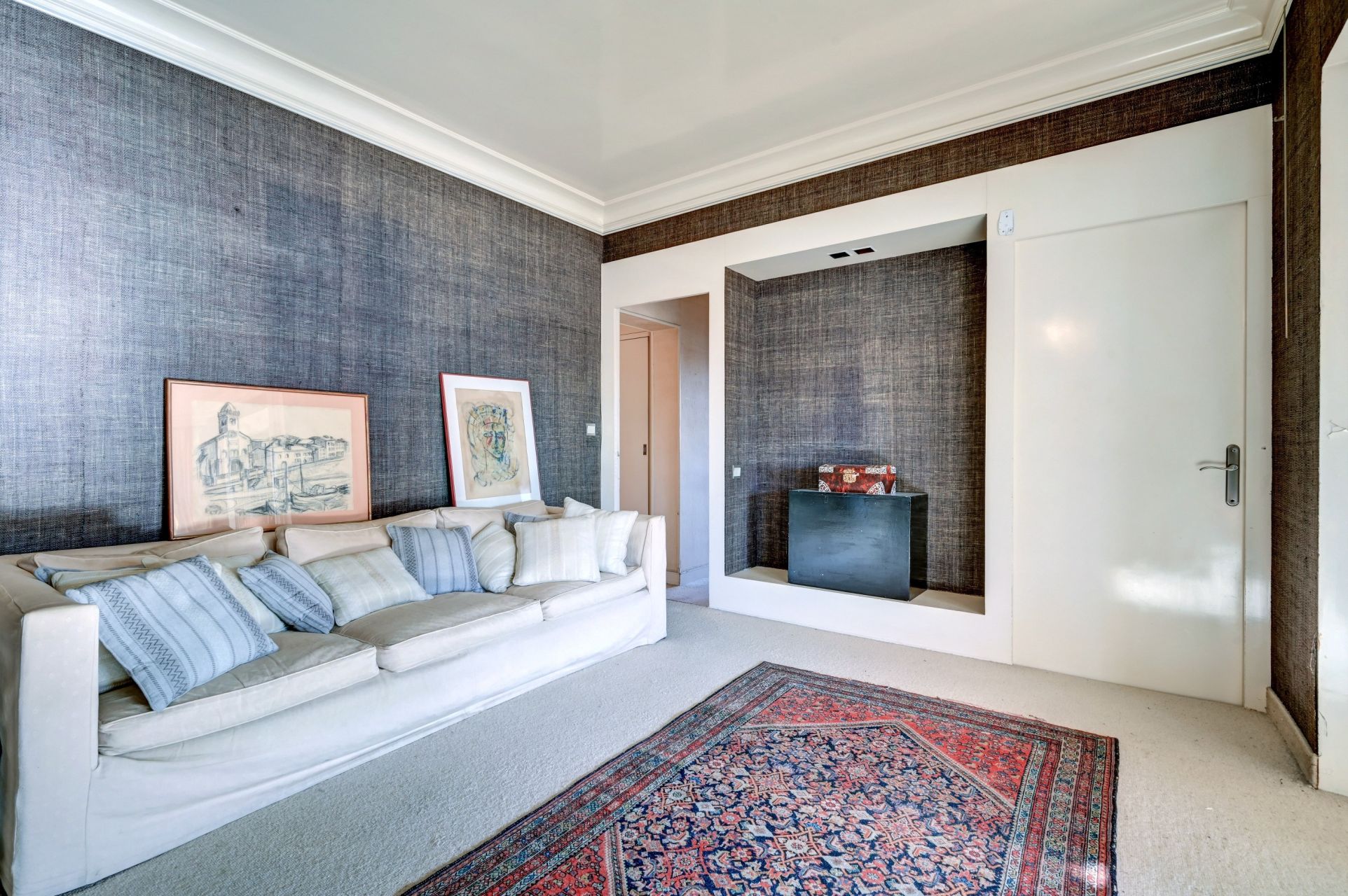 luxury apartment 7 Rooms for sale on MARSEILLE (13008)