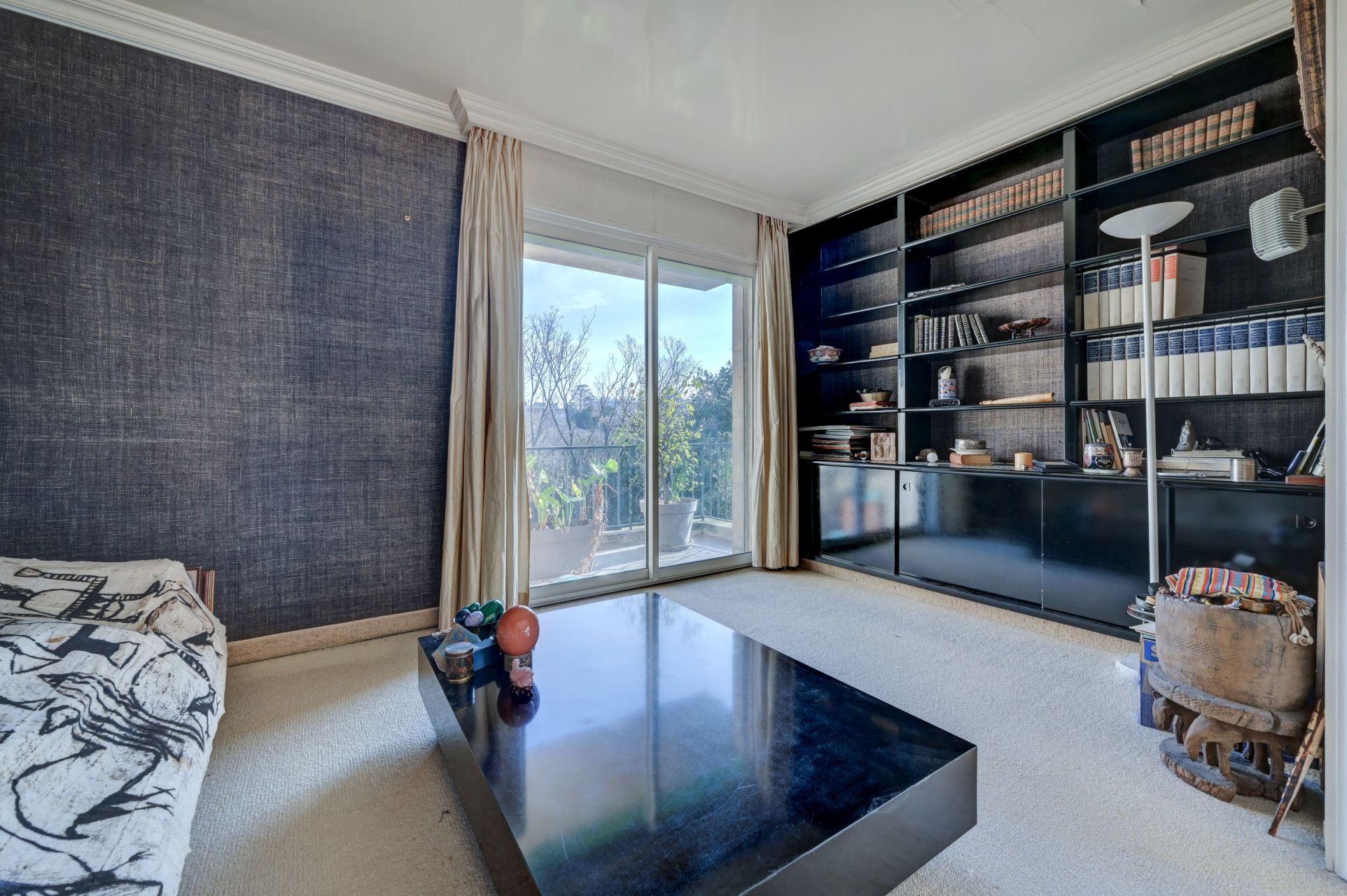 luxury apartment 7 Rooms for sale on MARSEILLE (13008)