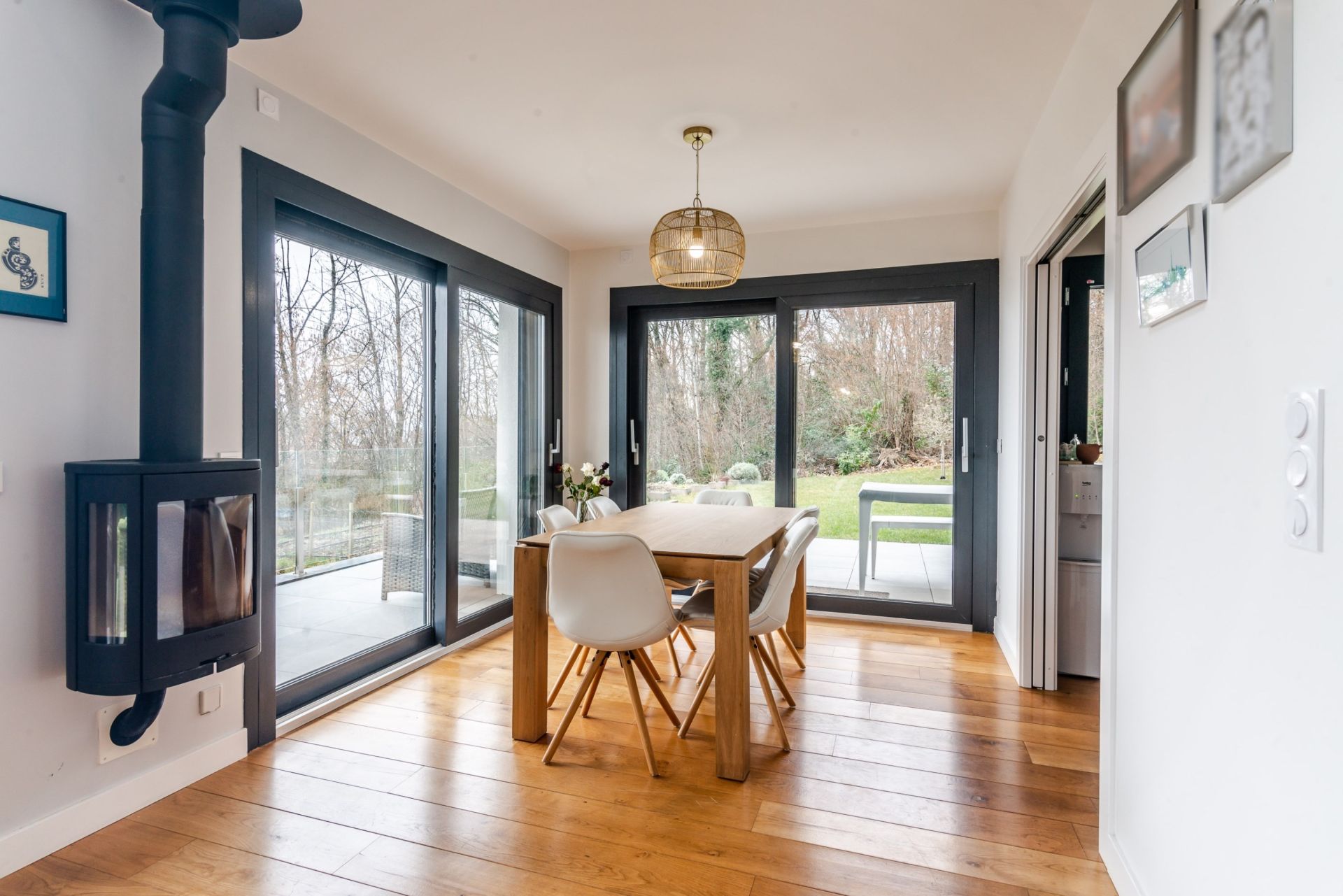 luxury house 6 Rooms for sale on NEUVECELLE (74500)