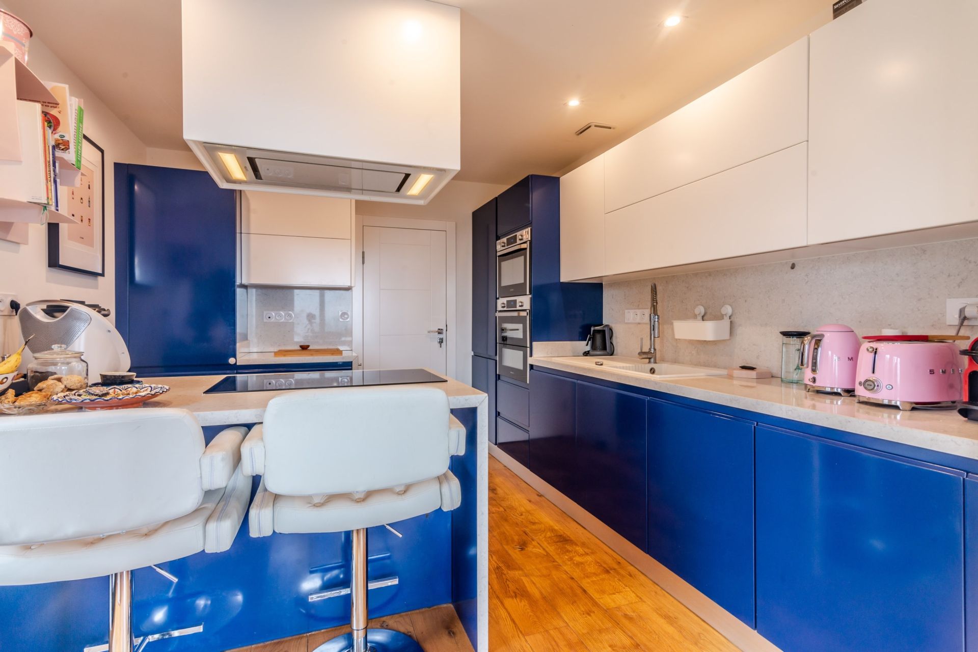 luxury house 6 Rooms for sale on NEUVECELLE (74500)