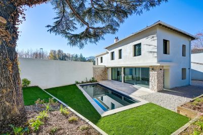 Sale Luxury house Aix-en-Provence 4 Rooms 120 m²