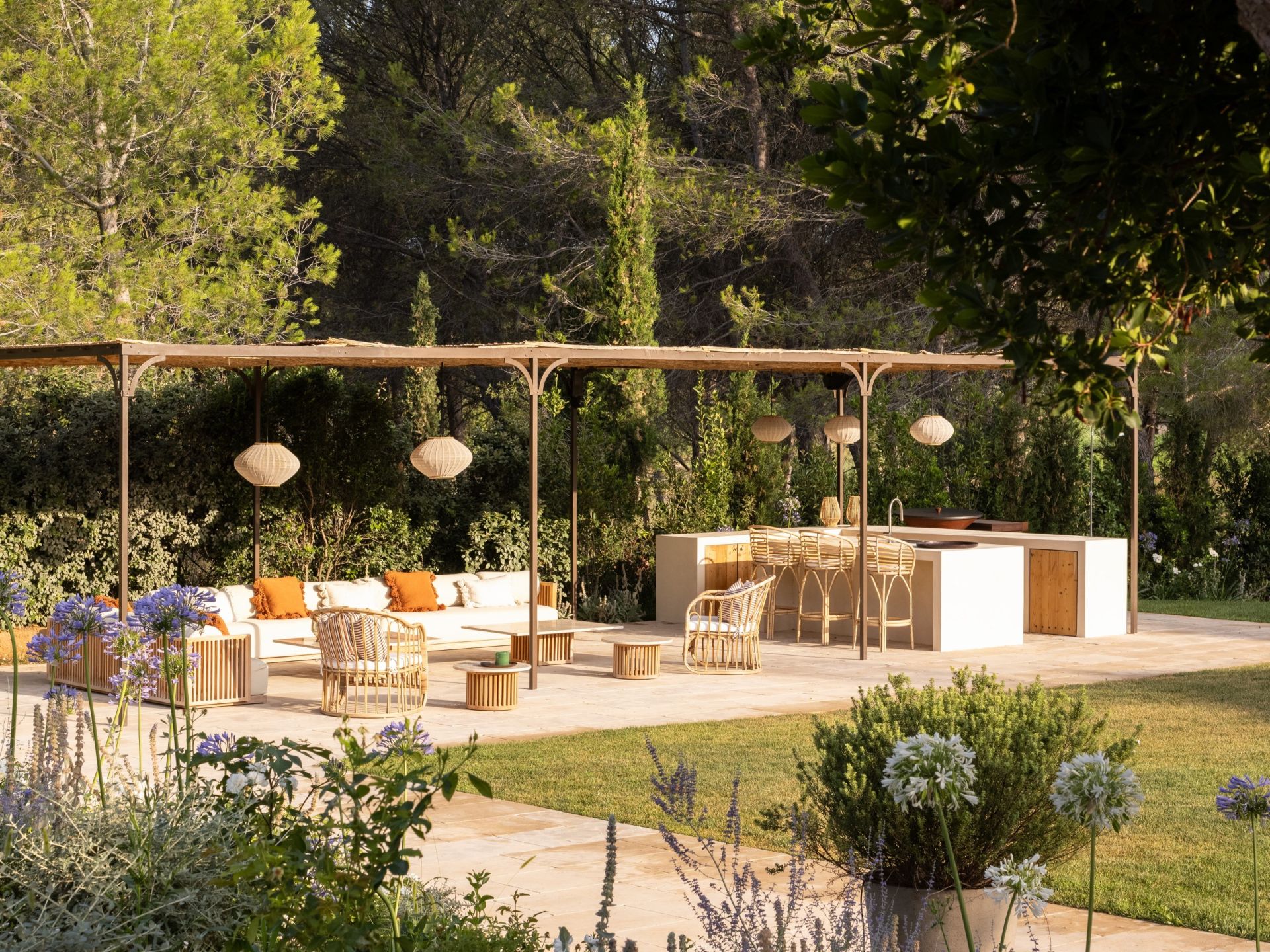 mas 8 Rooms for sale on PARADOU (13520)