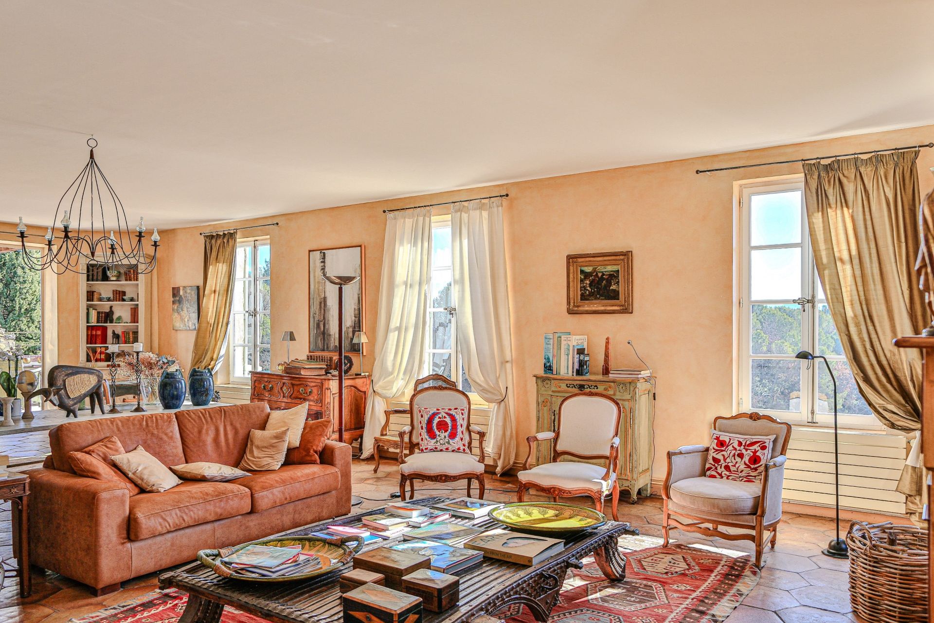 bastide 25 Pièces en vente sur VAISON LA ROMAINE (84110)