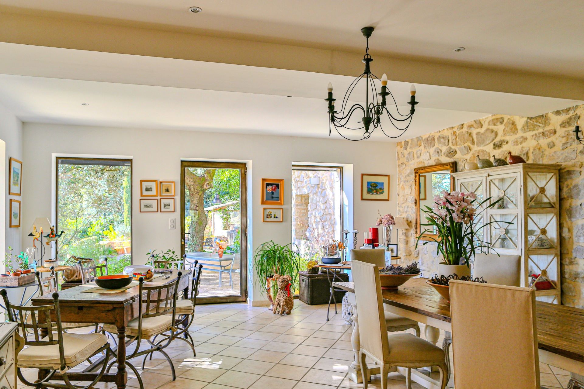 bastide 25 Pièces en vente sur VAISON LA ROMAINE (84110)