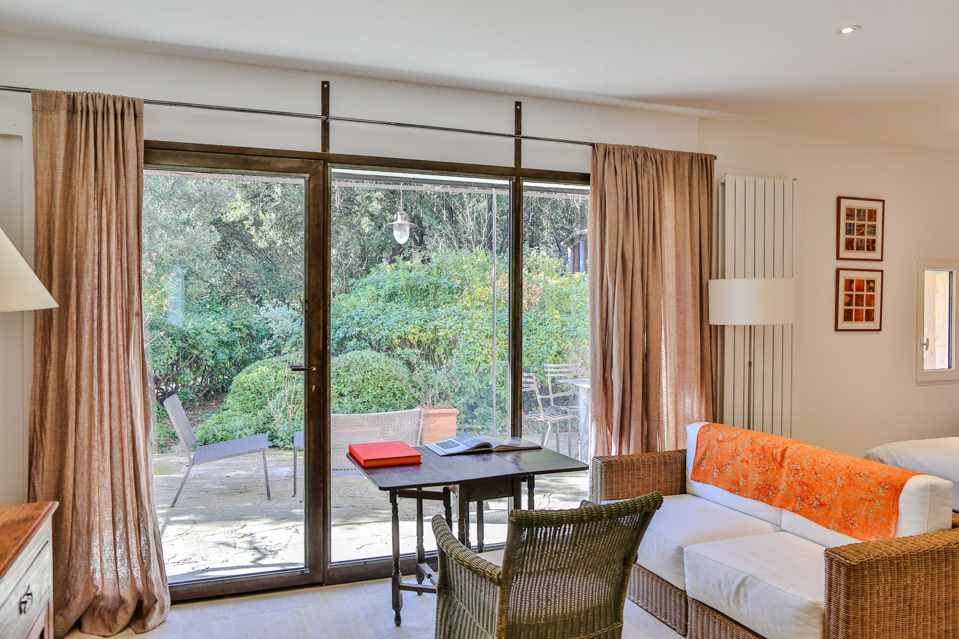 bastide 25 Pièces en vente sur VAISON LA ROMAINE (84110)