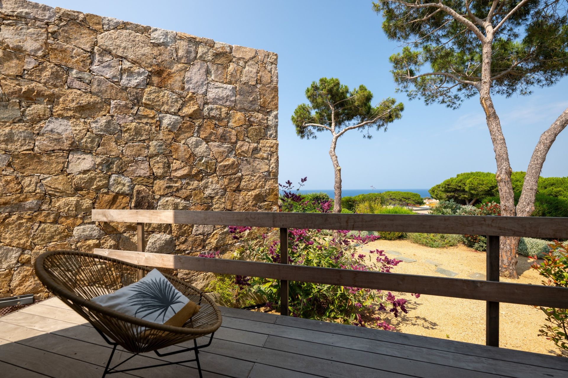 luxury house 7 Rooms for seasonal rent on CALVI (20260)