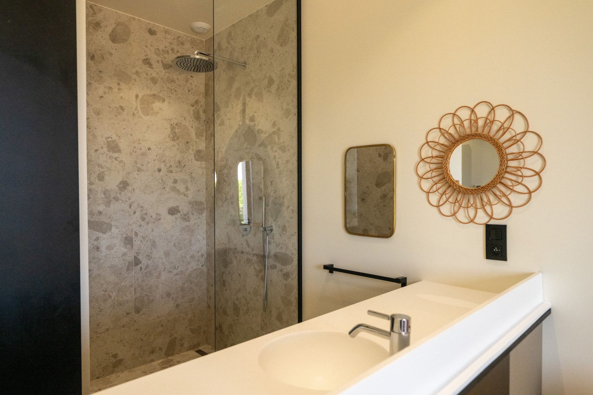 luxury house 7 Rooms for seasonal rent on CALVI (20260)