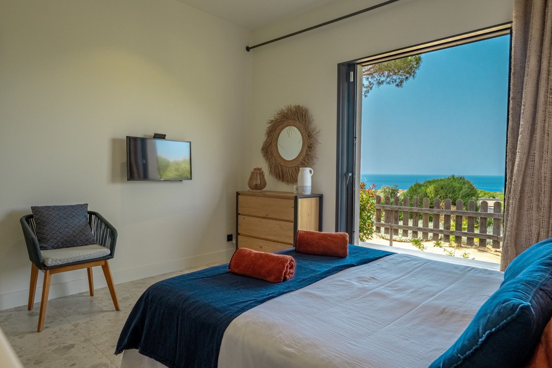 luxury house 7 Rooms for seasonal rent on CALVI (20260)