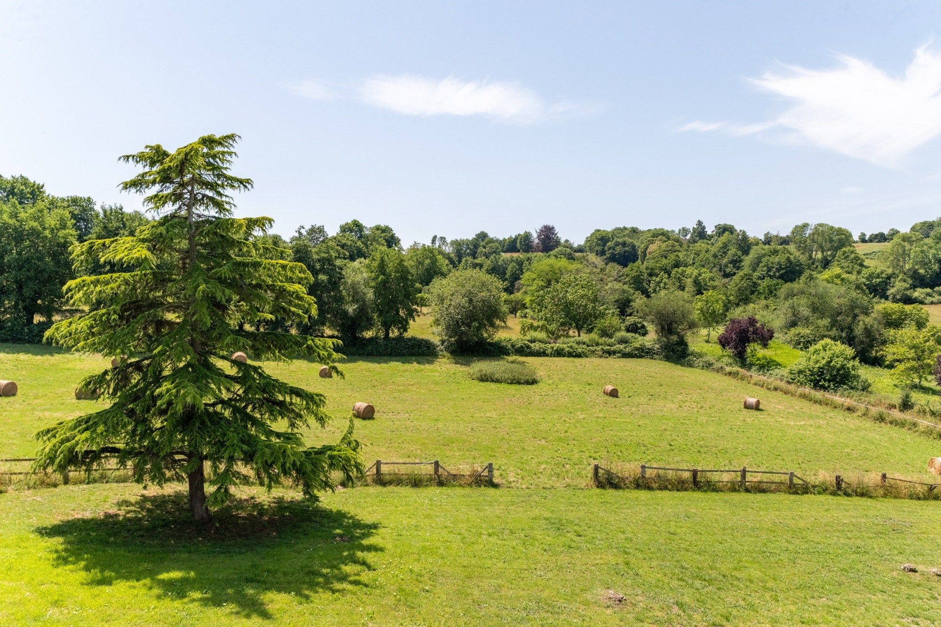 luxury house 8 Rooms for sale on BEAUMONT EN AUGE (14950)