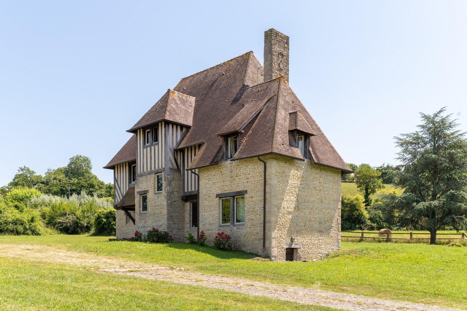 maison de luxe 8 Pièces en vente sur BEAUMONT EN AUGE (14950)