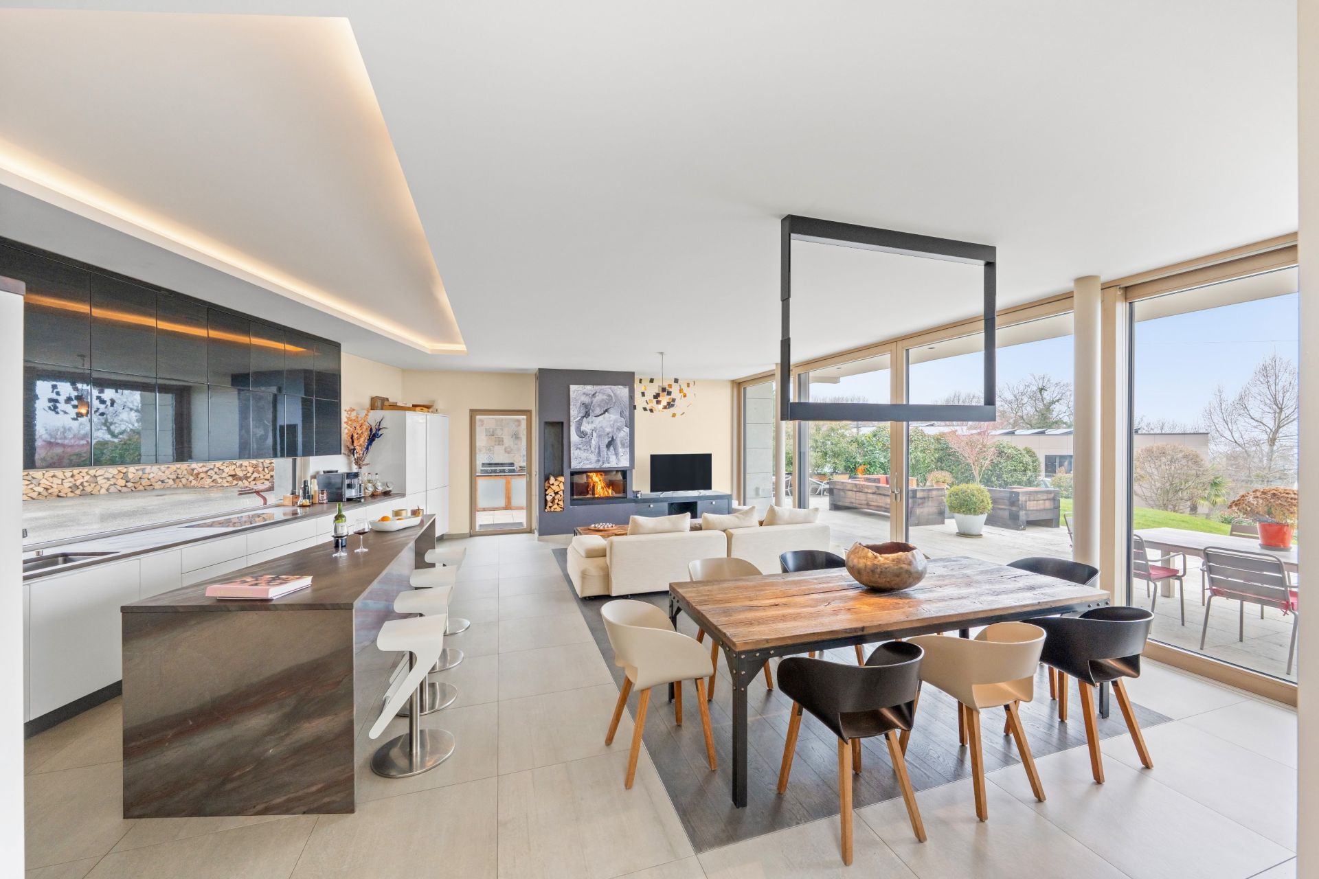 luxury house 7 Rooms for sale on EVIAN LES BAINS (74500)