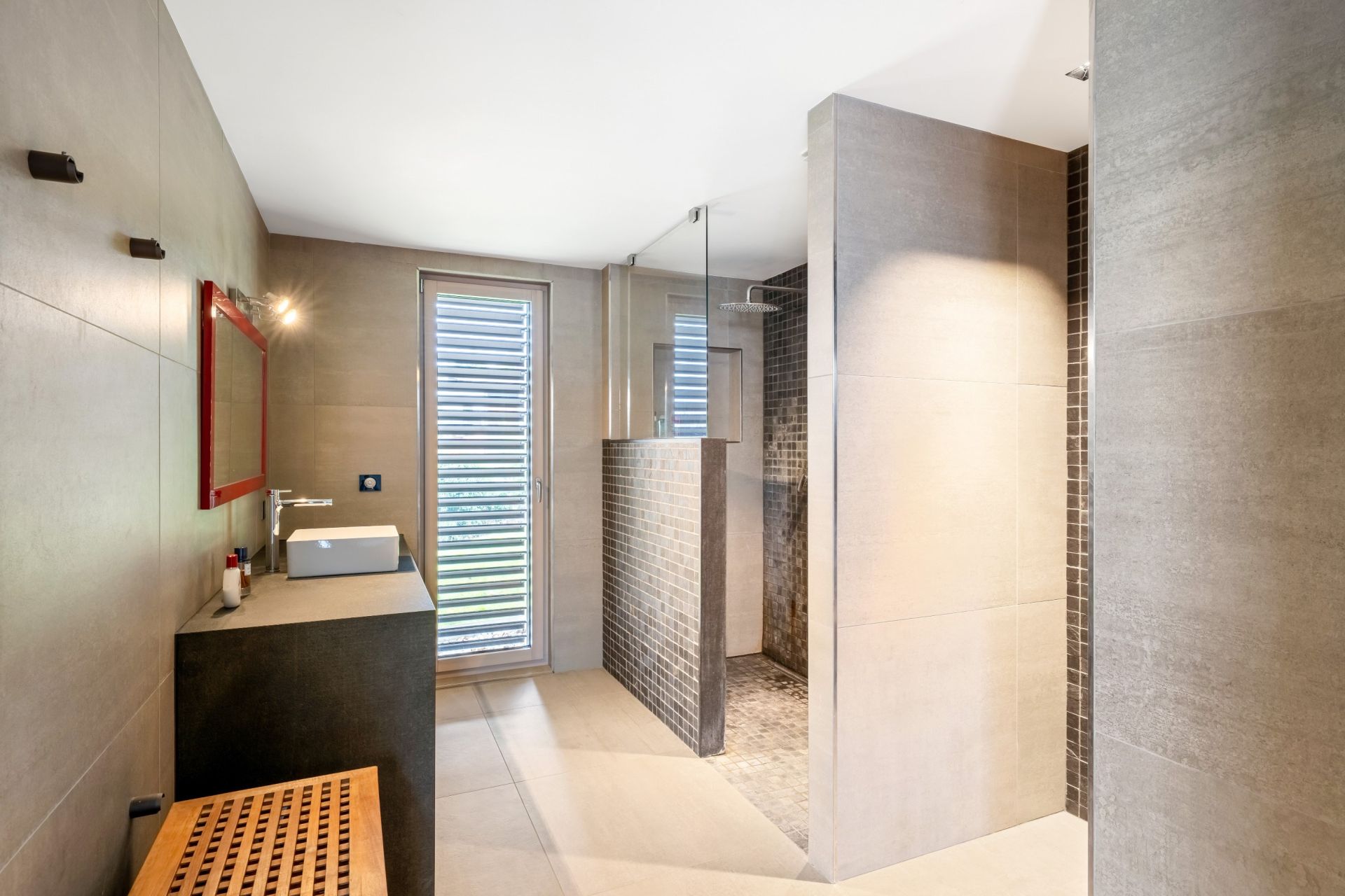 luxury house 7 Rooms for sale on EVIAN LES BAINS (74500)