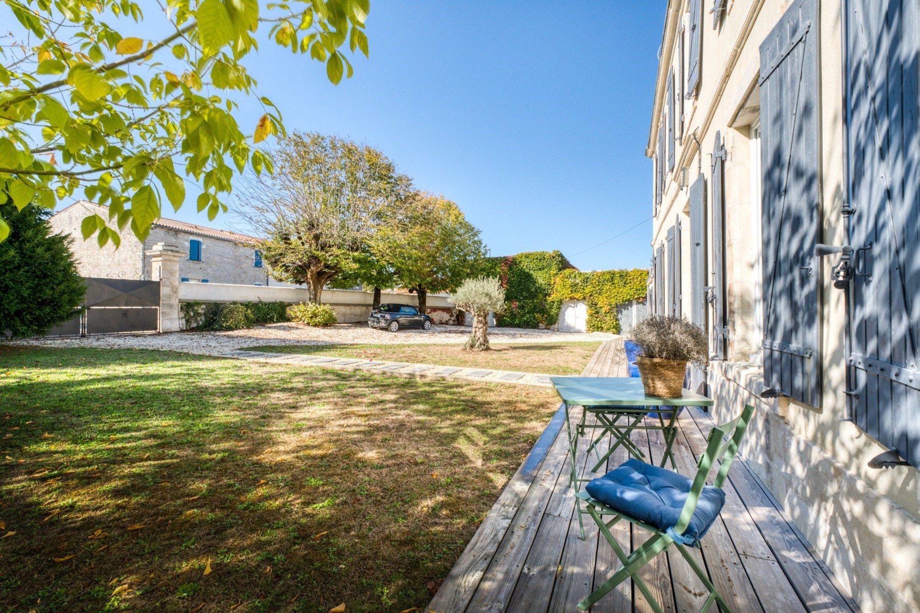 maison de luxe 7 Pièces en vente sur STE SOULLE (17220)