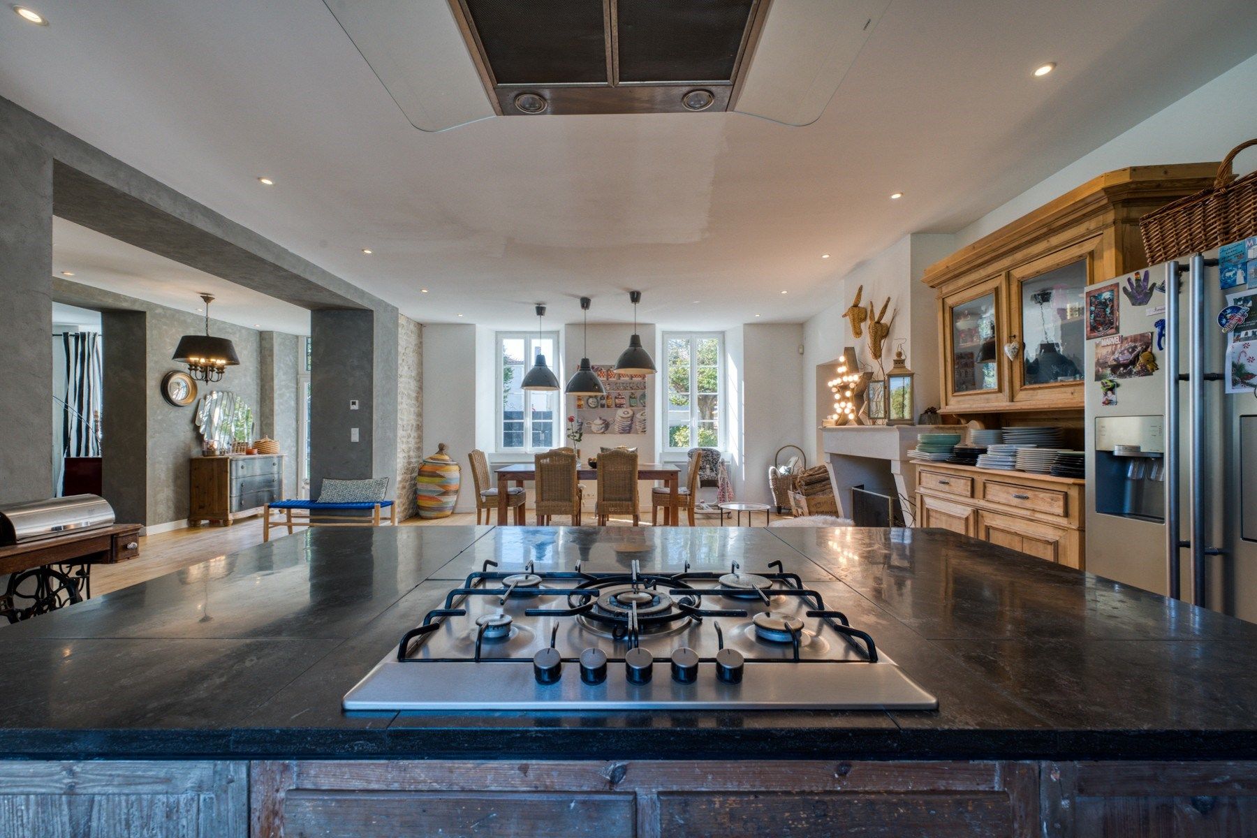 maison de luxe 7 Pièces en vente sur STE SOULLE (17220)