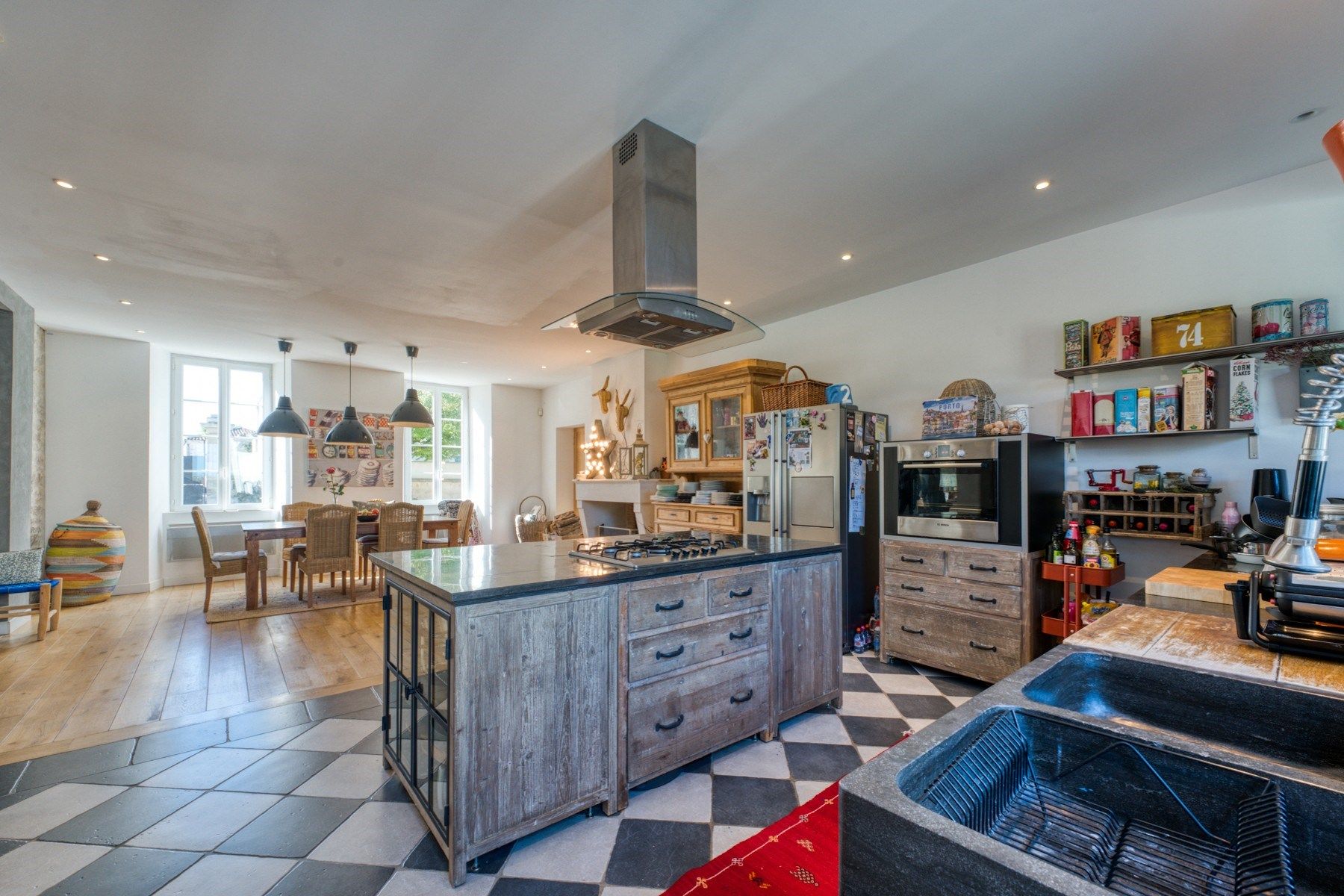 maison de luxe 7 Pièces en vente sur STE SOULLE (17220)