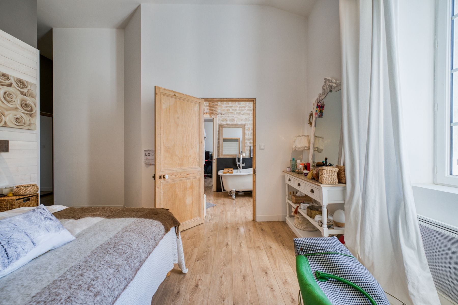 maison de luxe 7 Pièces en vente sur STE SOULLE (17220)