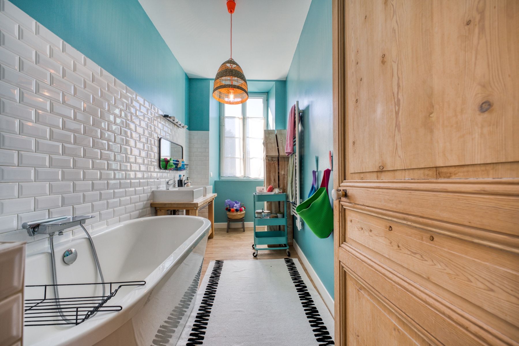 maison de luxe 7 Pièces en vente sur STE SOULLE (17220)