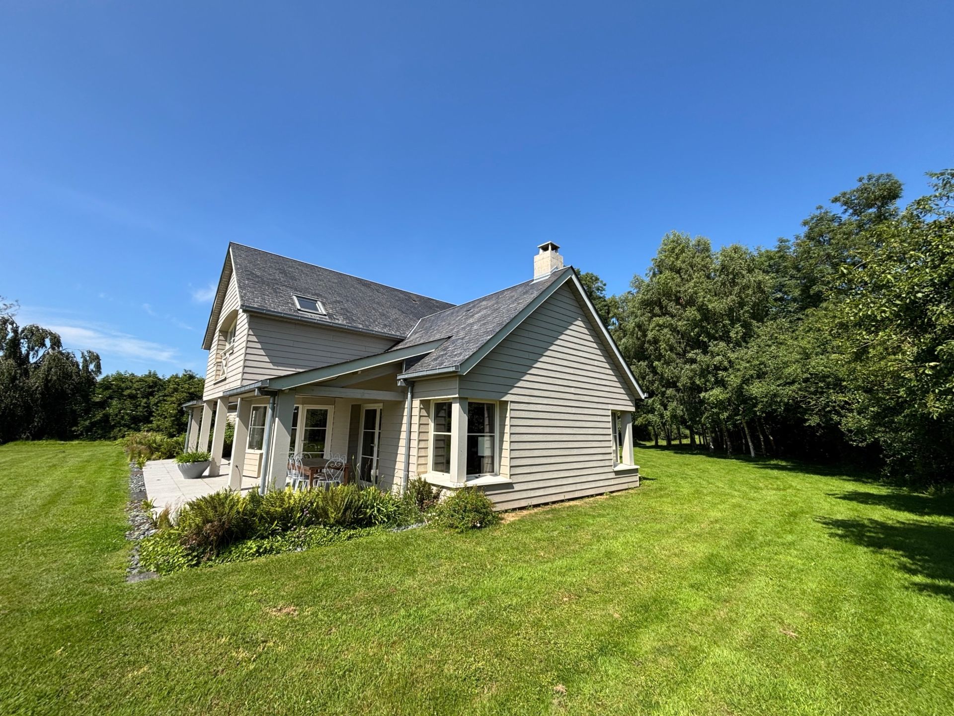 contemporary house 7 Rooms for sale on BAYEUX (14400)