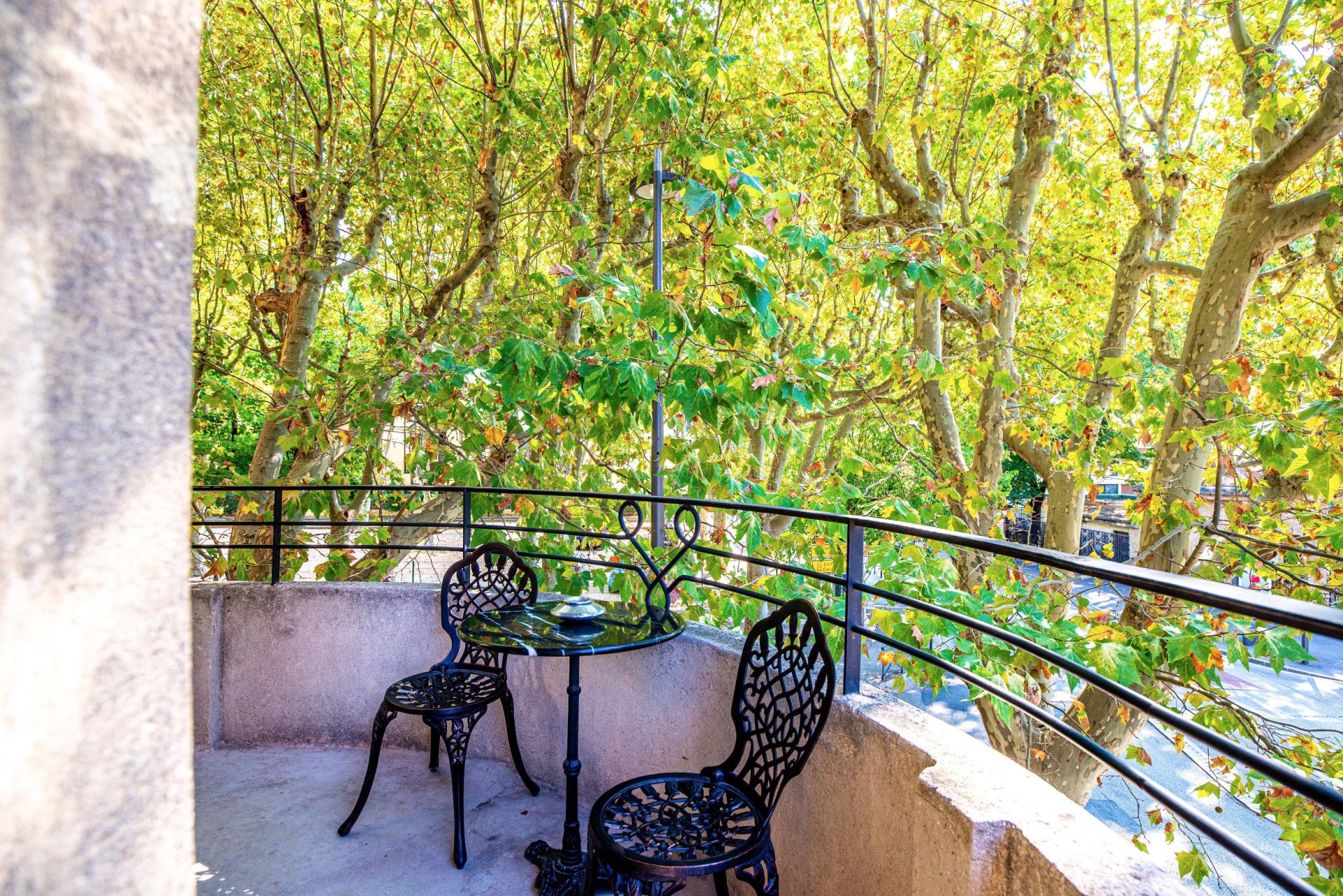 luxury apartment 4 Rooms for sale on AIX EN PROVENCE (13100)
