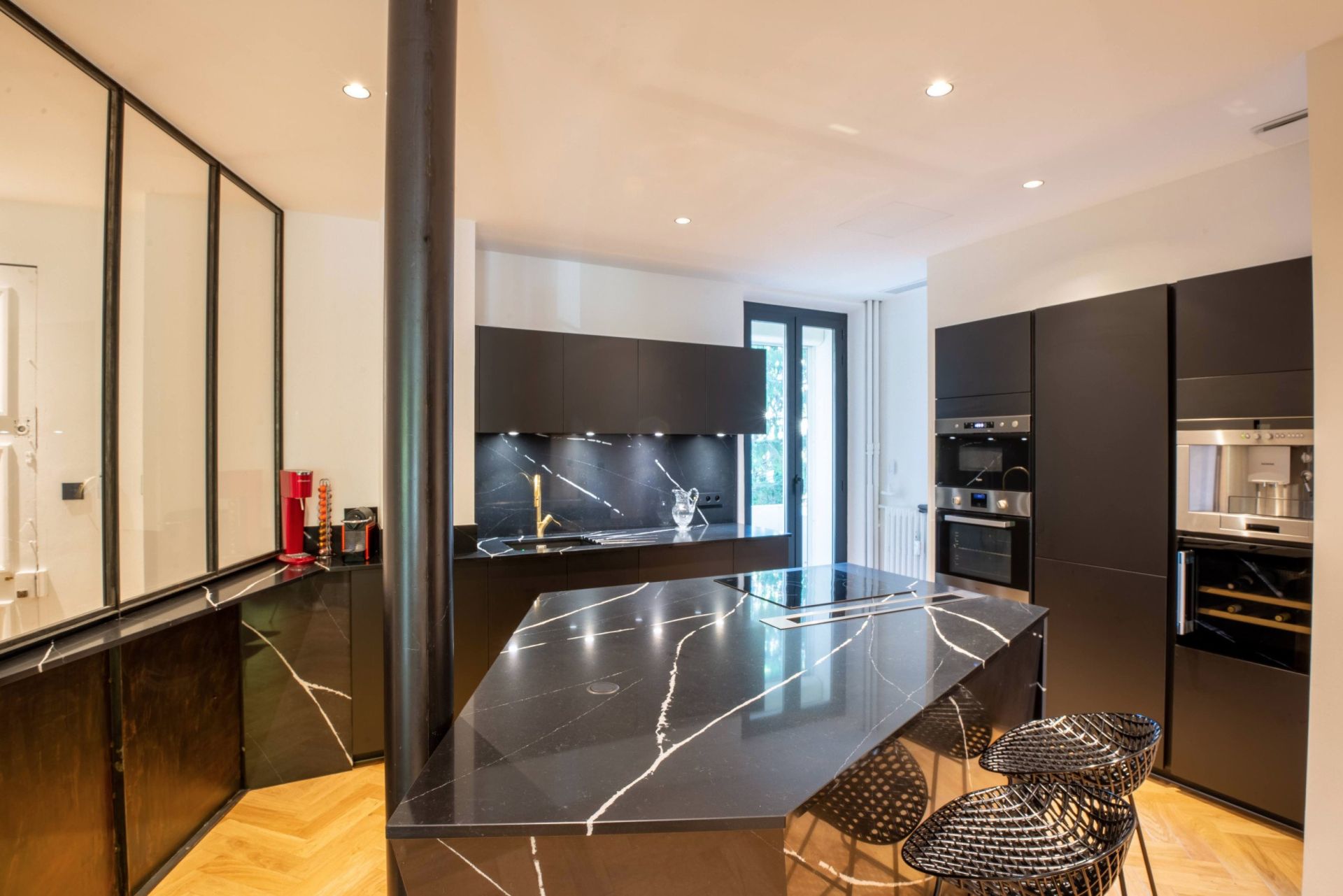 luxury apartment 4 Rooms for sale on AIX EN PROVENCE (13100)