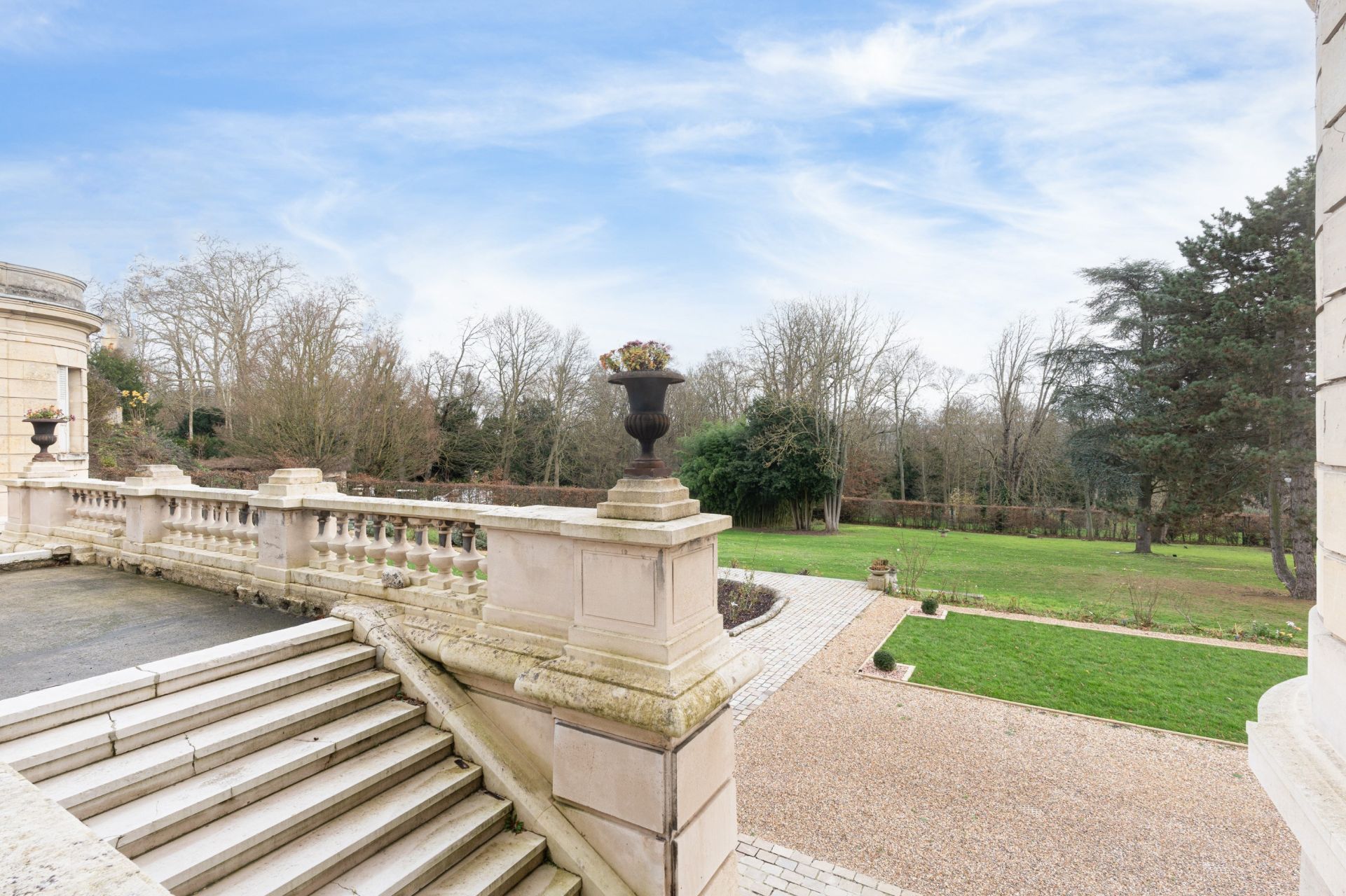 castle 10 Rooms for sale on LOUVECIENNES (78430)