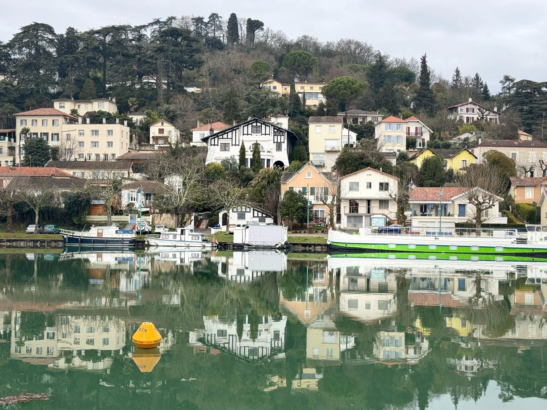 luxury house 10 Rooms for sale on AGEN (47000)