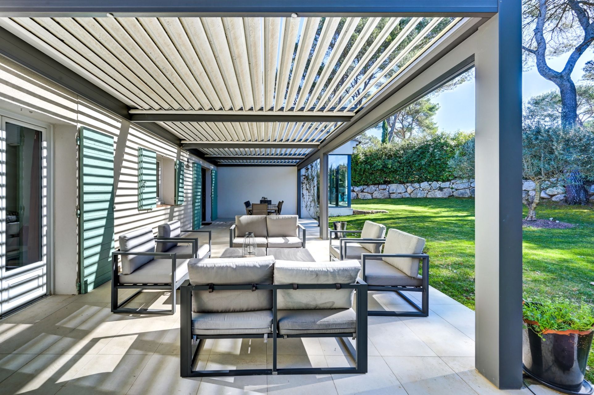 luxury house 8 Rooms for sale on AIX EN PROVENCE (13100)