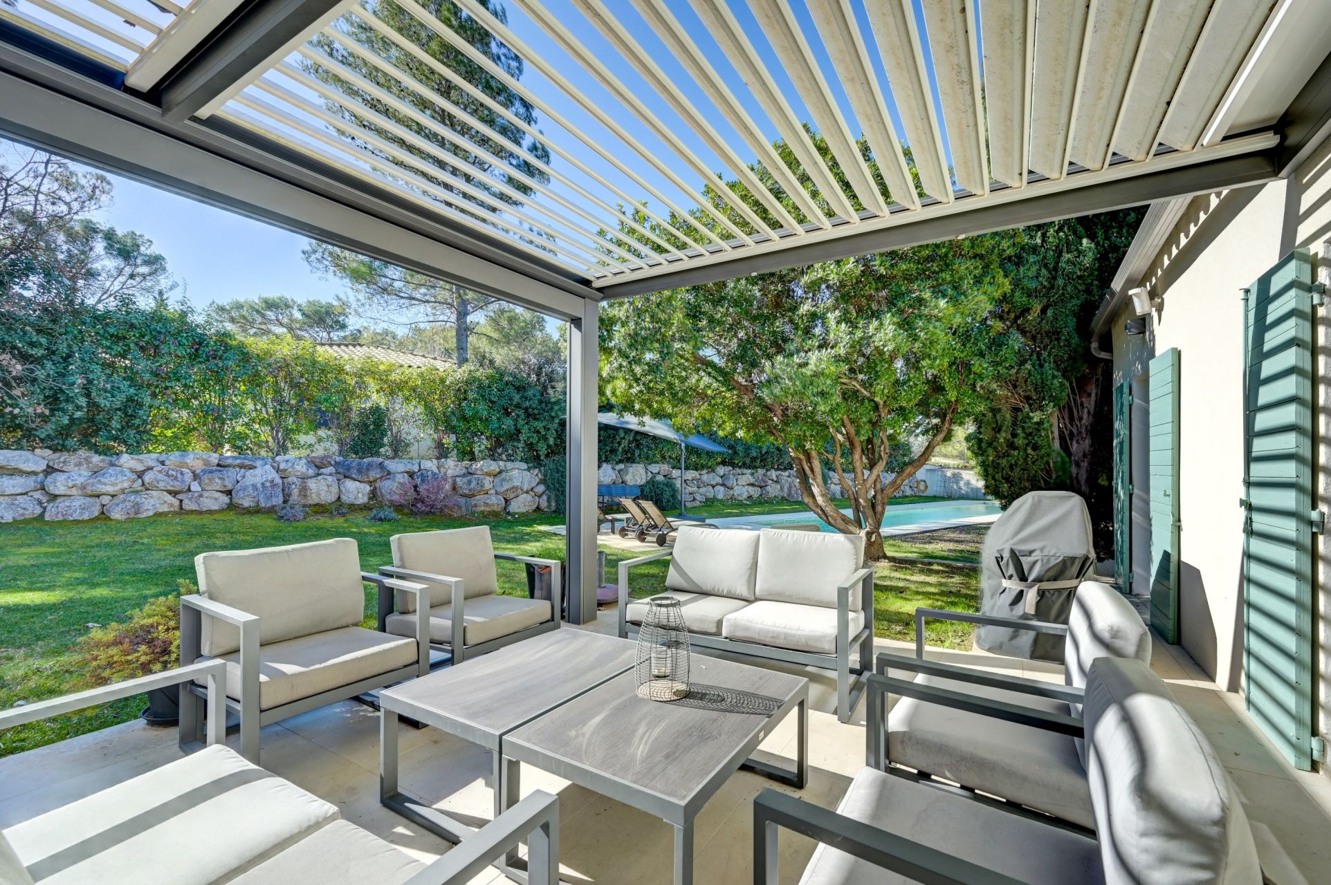 luxury house 8 Rooms for sale on AIX EN PROVENCE (13100)