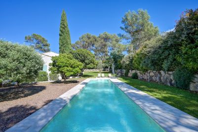 Sale Luxury house Aix-en-Provence 8 Rooms 230 m²