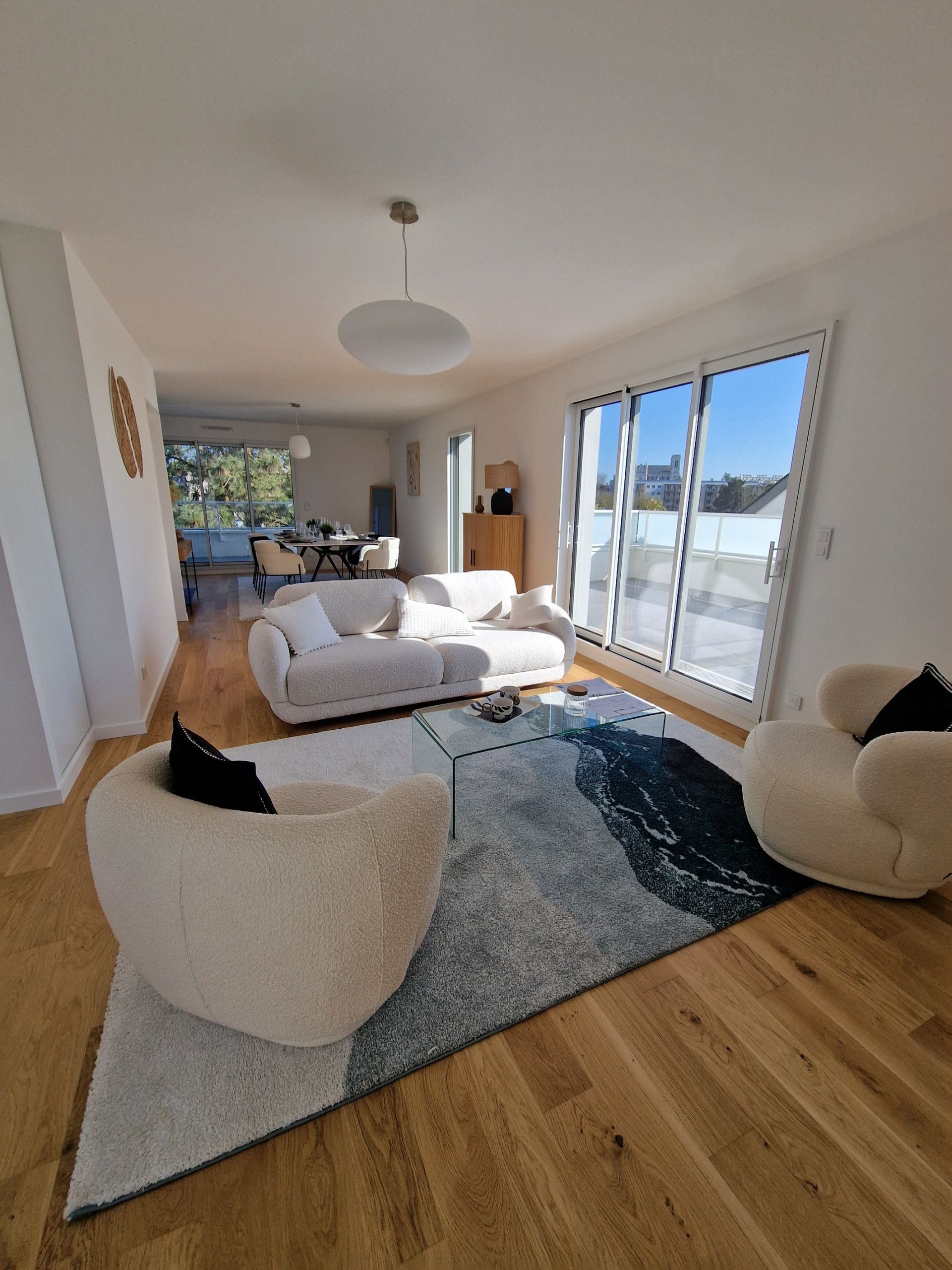 luxury apartment 4 Rooms for sale on NANTES (44000)