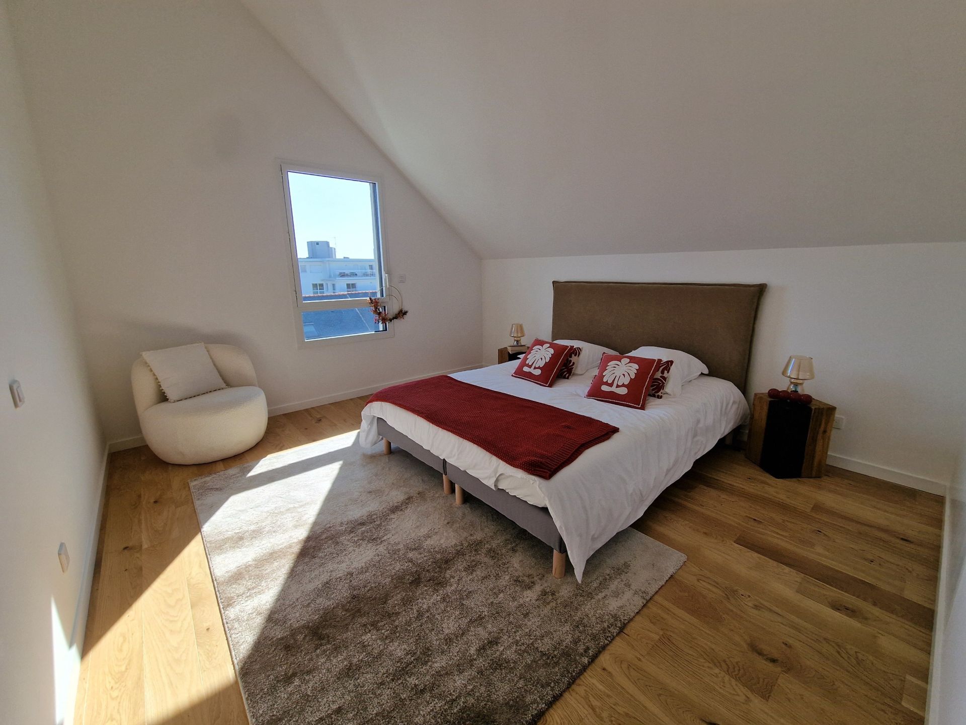 luxury apartment 4 Rooms for sale on NANTES (44000)