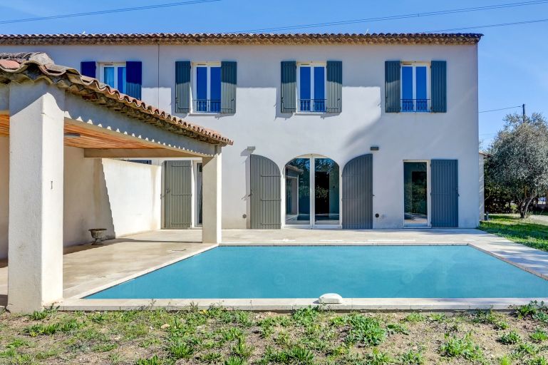 luxury house 5 Rooms for sale on VENTABREN (13122)