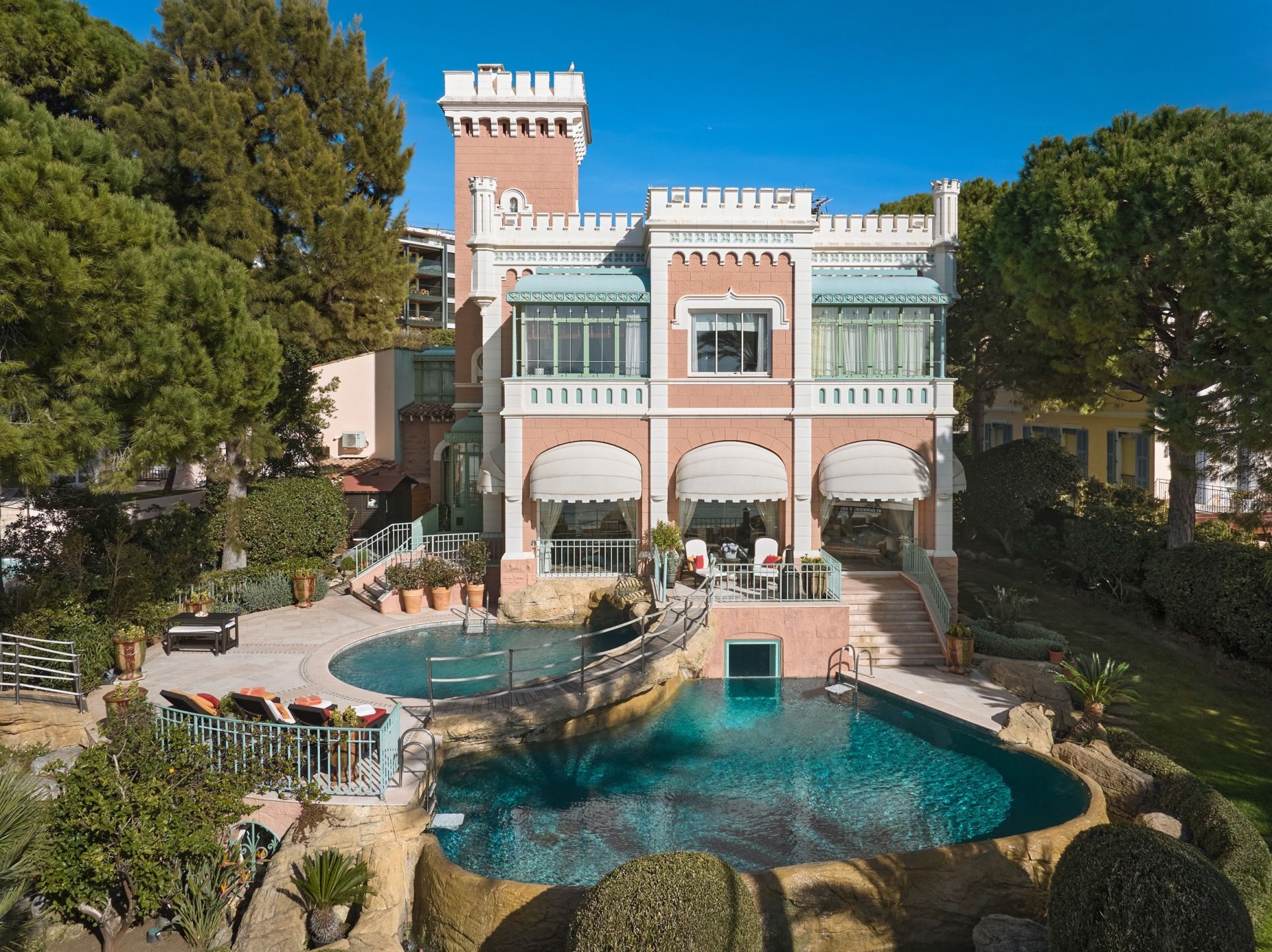 maison de maître 16 Pièces en vente sur CAP D ANTIBES (06160)