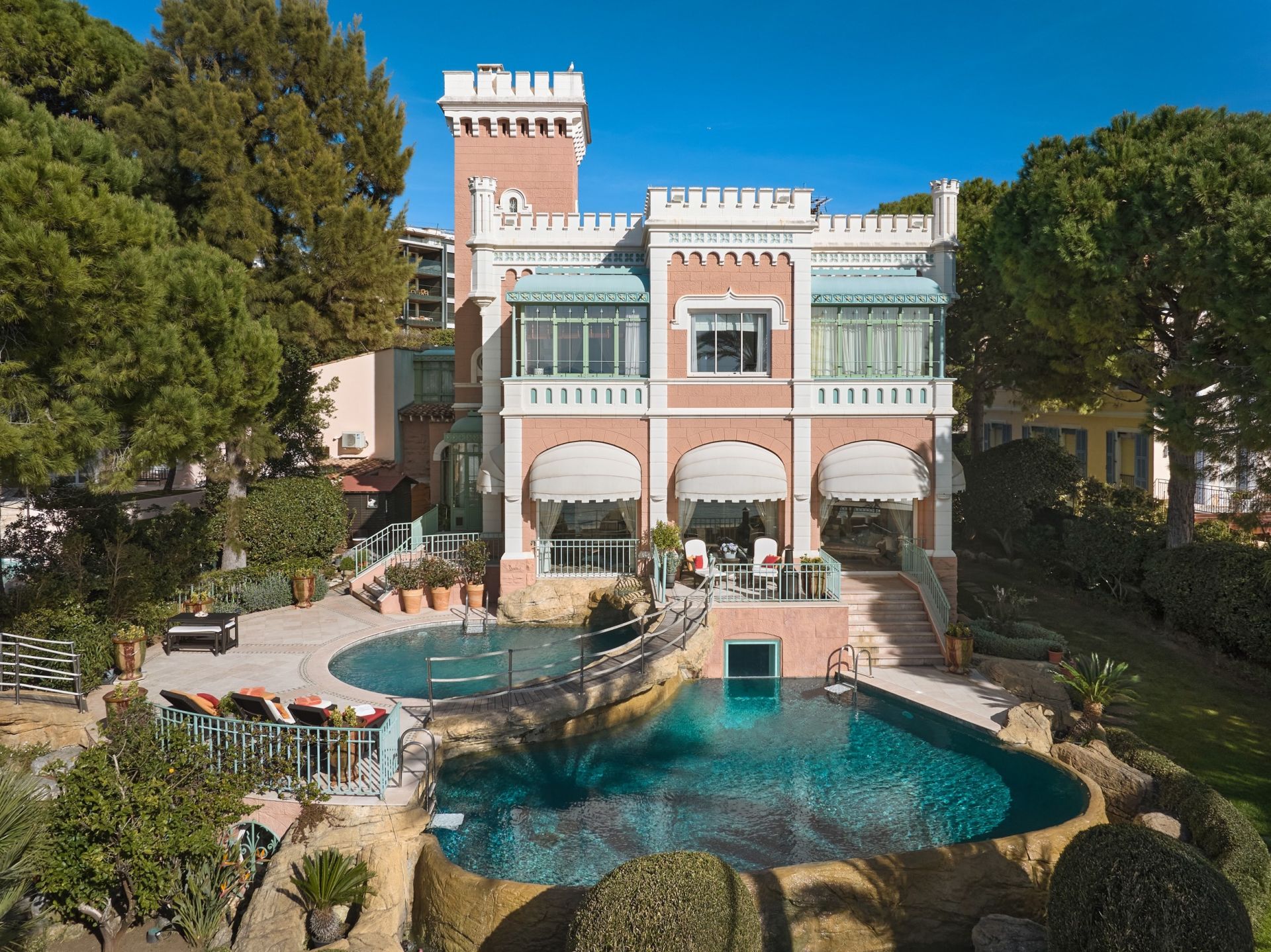 maison de maître 16 Pièces en vente sur CAP D ANTIBES (06160)