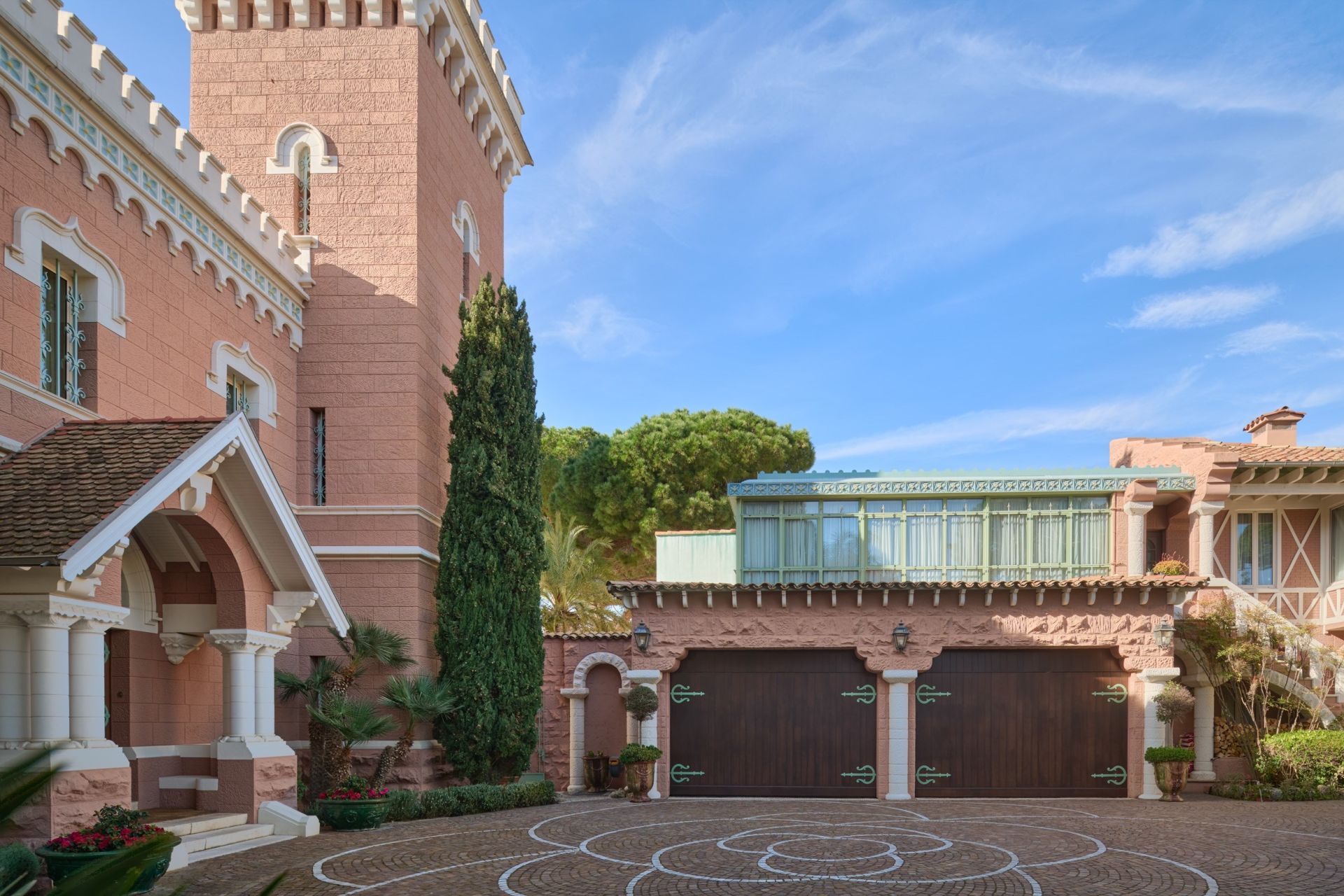 mansion 16 Rooms for sale on CAP D ANTIBES (06160)