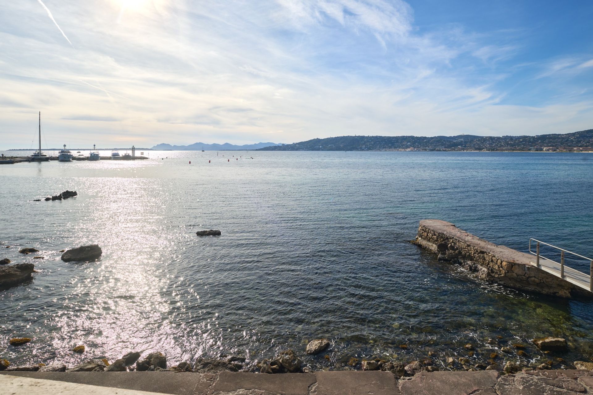 mansion 16 Rooms for sale on CAP D ANTIBES (06160)