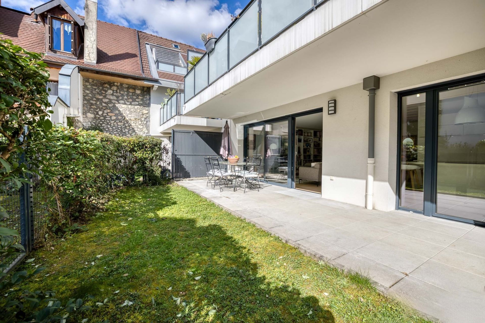 luxury apartment 5 Rooms for sale on ANNECY LE VIEUX (74940)