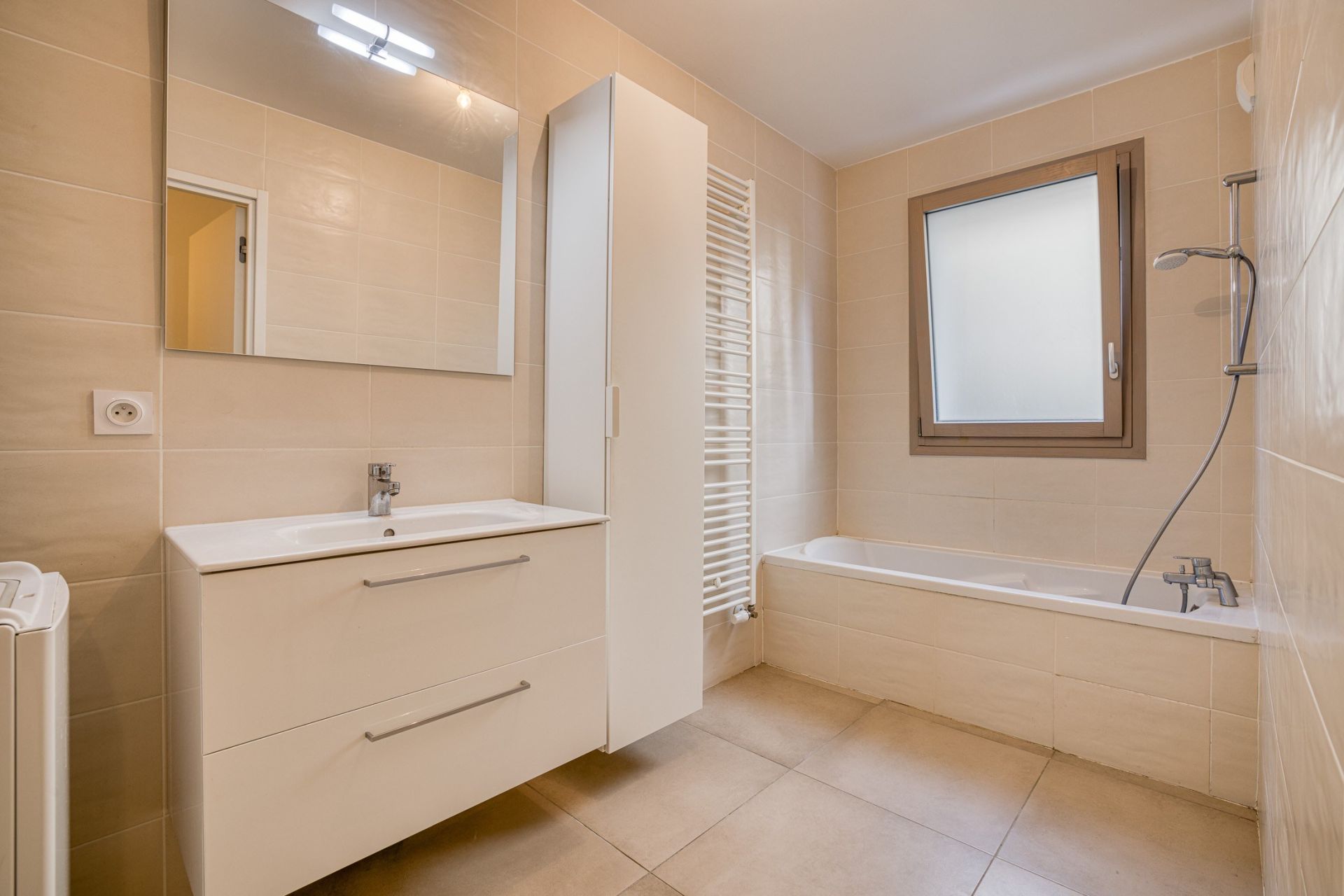 luxury apartment 5 Rooms for sale on ANNECY LE VIEUX (74940)