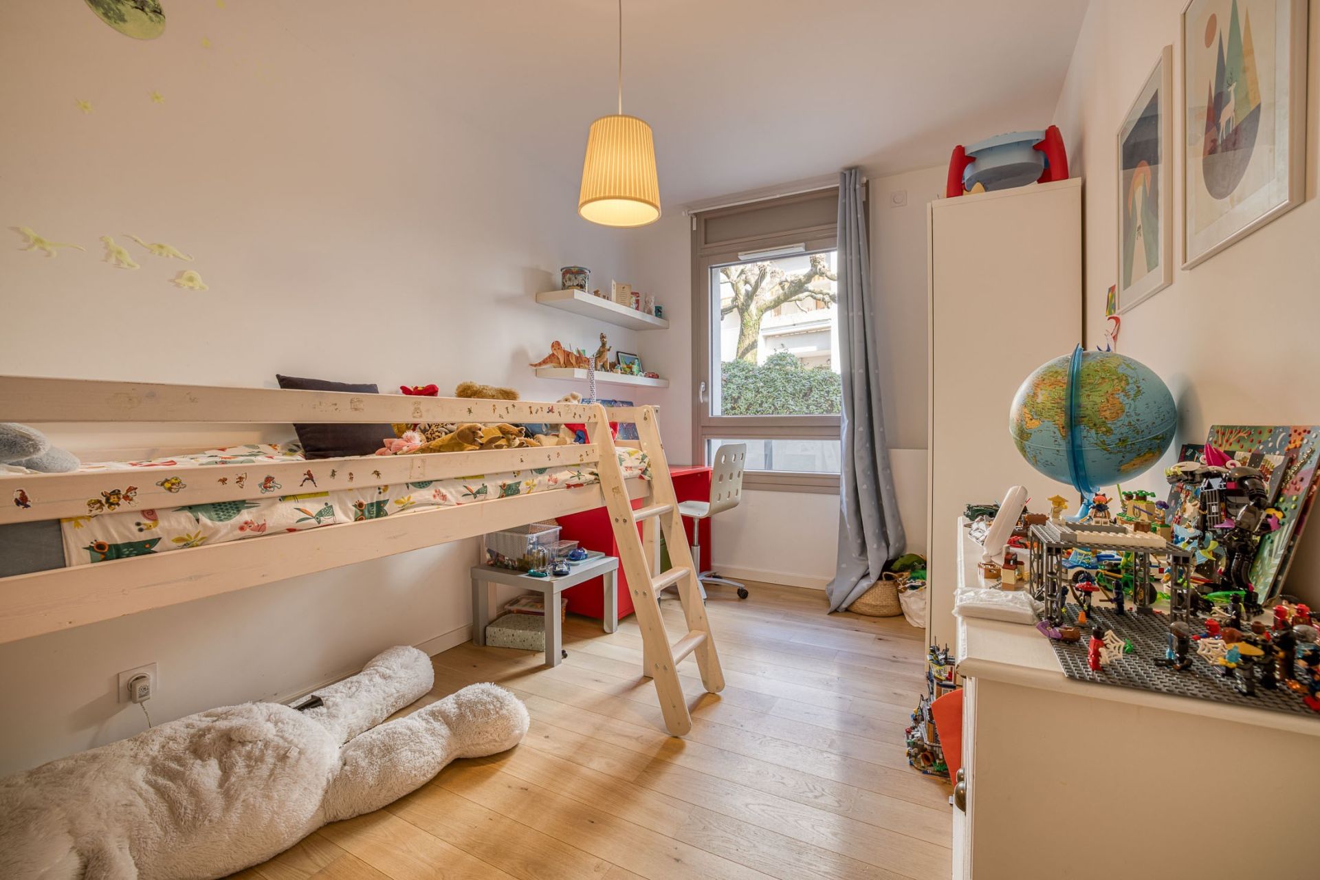 luxury apartment 5 Rooms for sale on ANNECY LE VIEUX (74940)