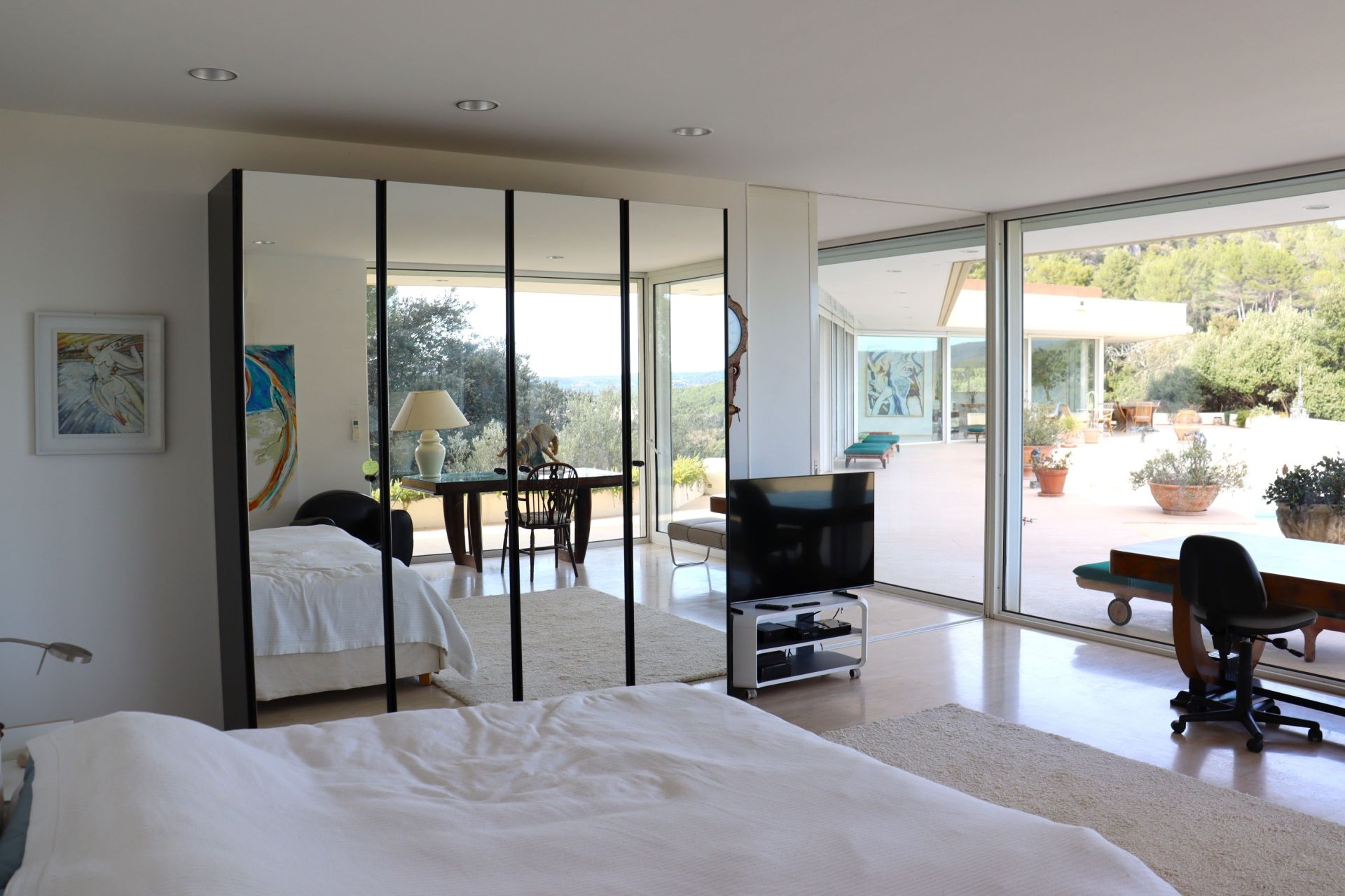 contemporary house 11 Rooms for sale on SALERNES (83690)