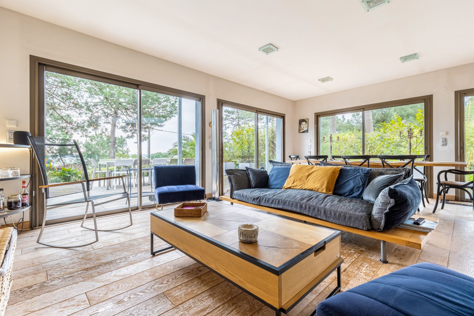 luxury house 6 Rooms for sale on CAP FERRET (33970)