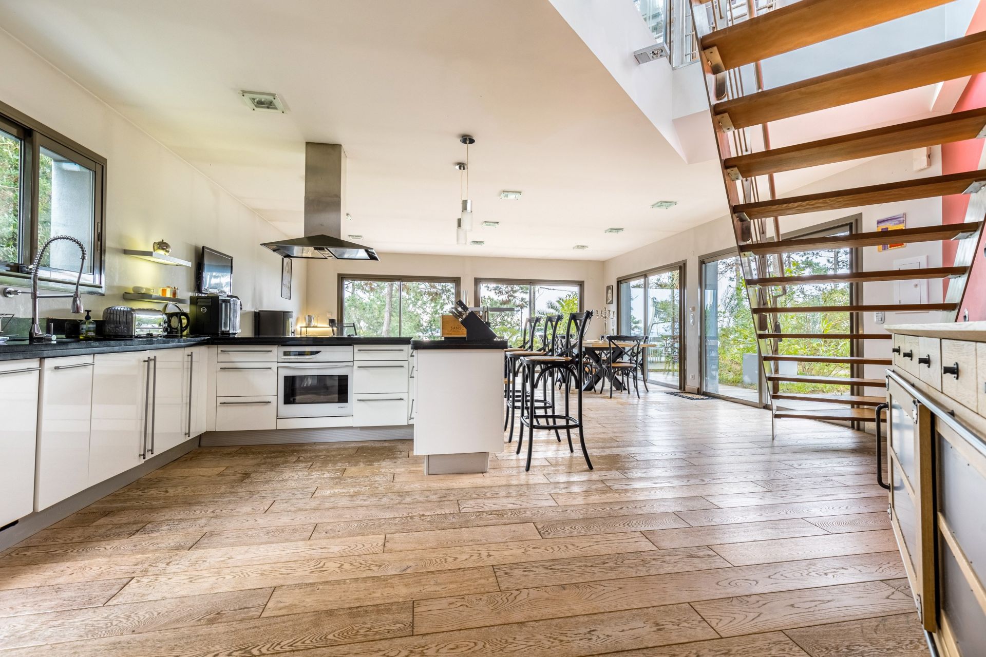 luxury house 6 Rooms for sale on CAP FERRET (33970)