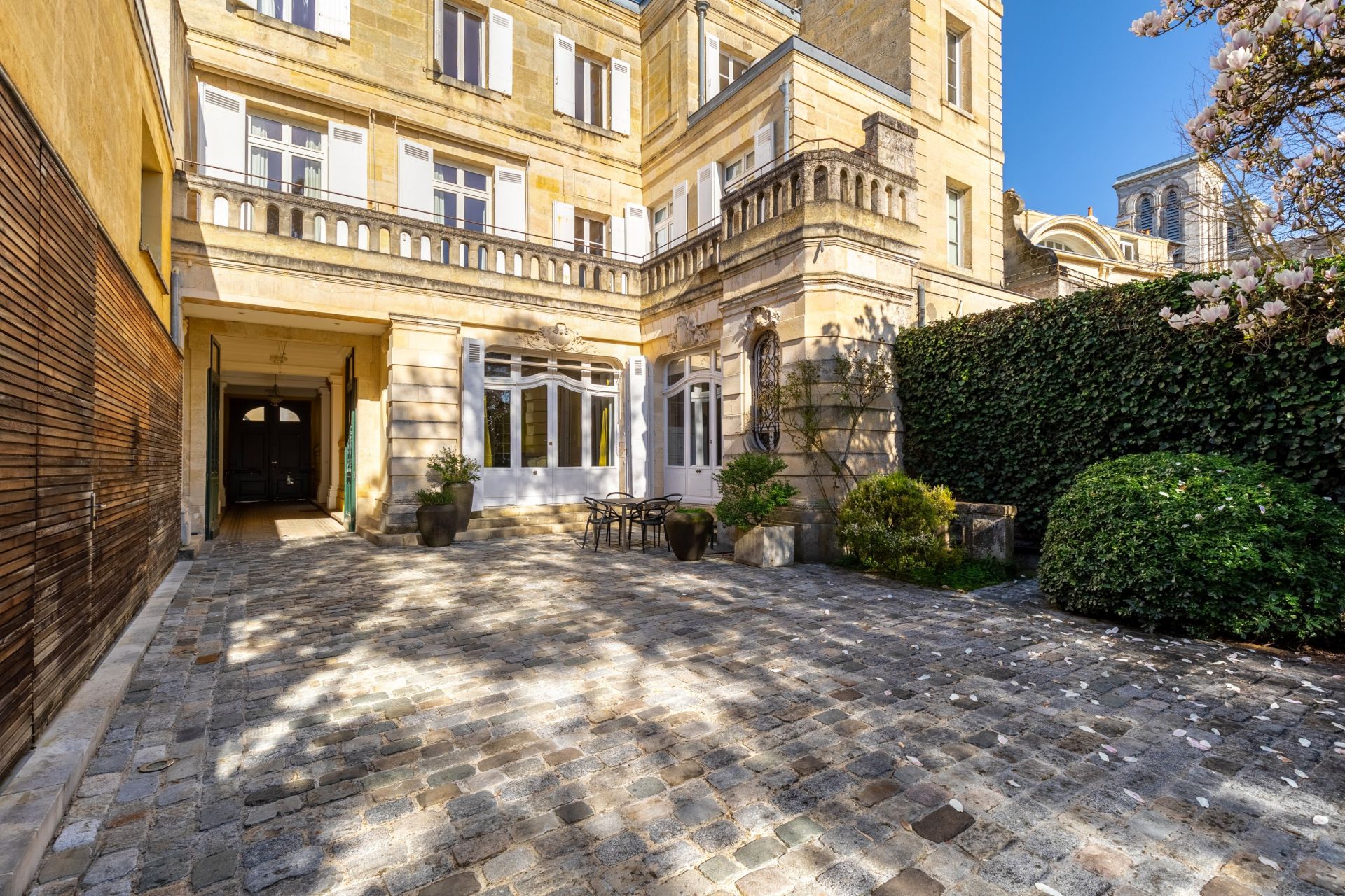 maison de luxe 15 Pièces en vente sur BORDEAUX (33000)