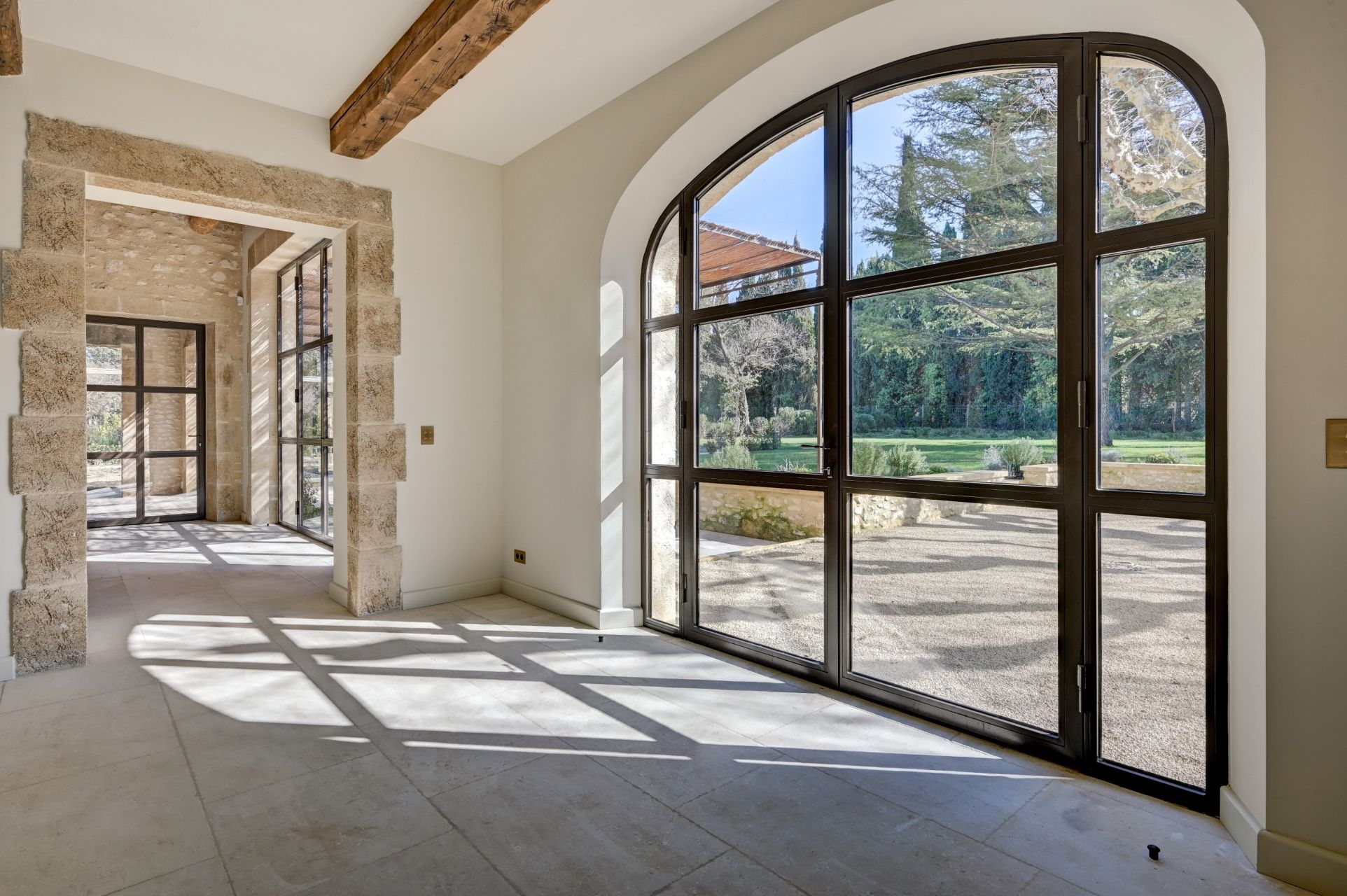 luxury house 8 Rooms for sale on EYGALIERES (13810)