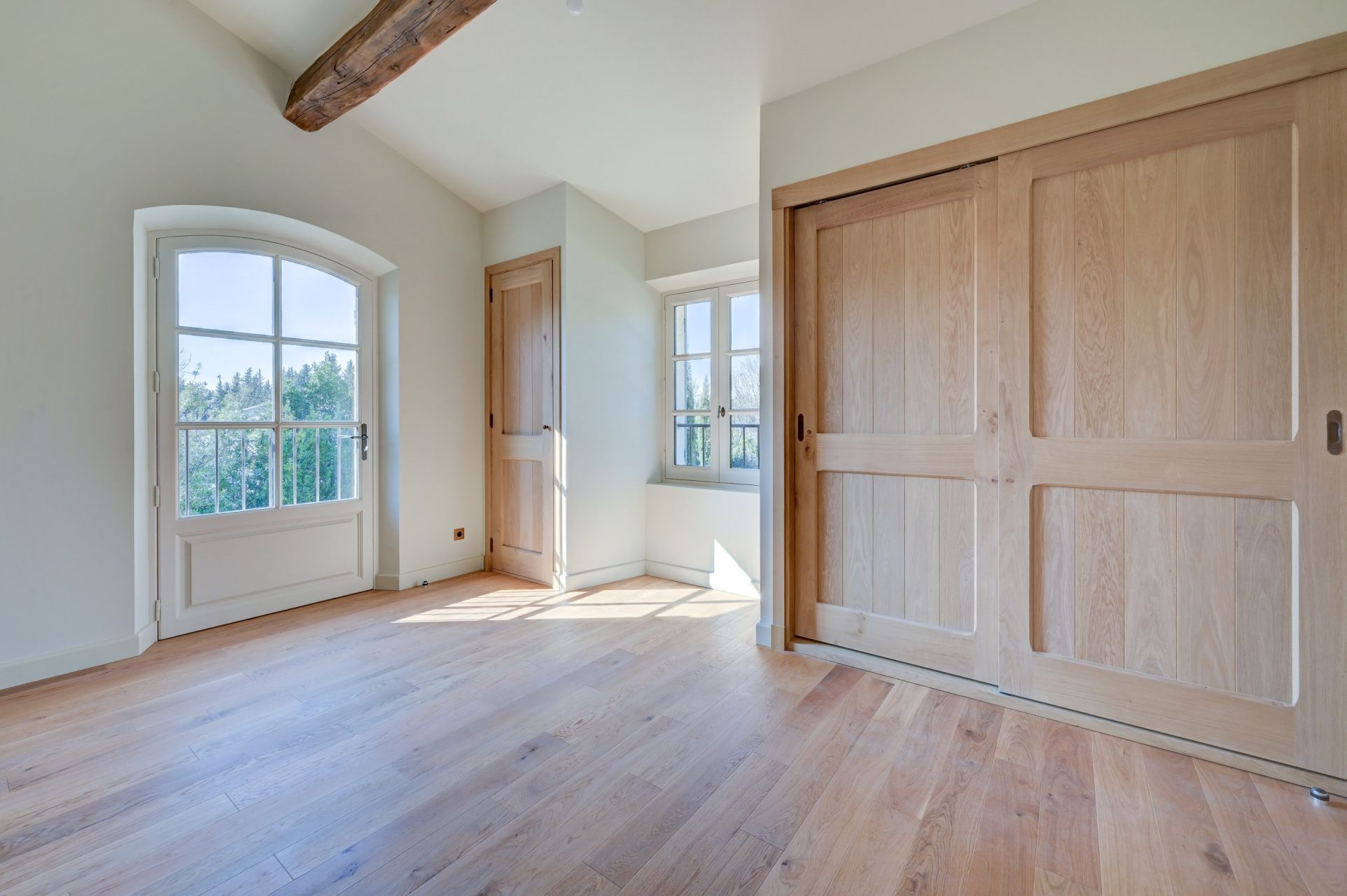 luxury house 8 Rooms for sale on EYGALIERES (13810)