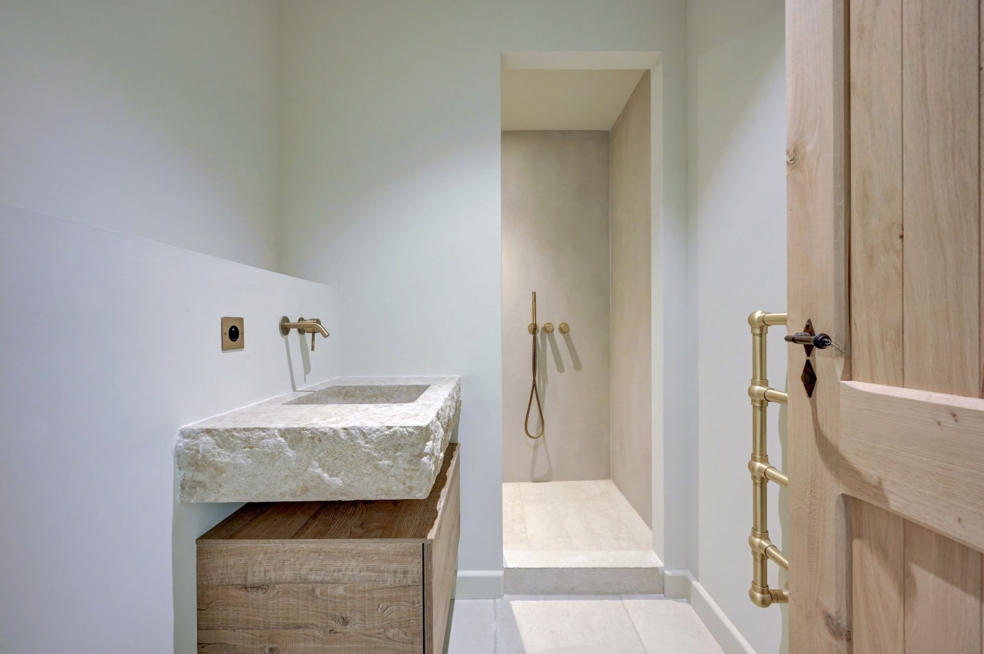 luxury house 8 Rooms for sale on EYGALIERES (13810)