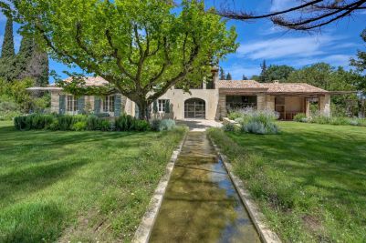 Sale Luxury house Eygalières 8 Rooms 300 m²