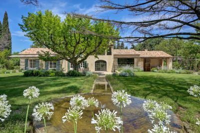 Sale Luxury house Eygalières 8 Rooms 300 m²